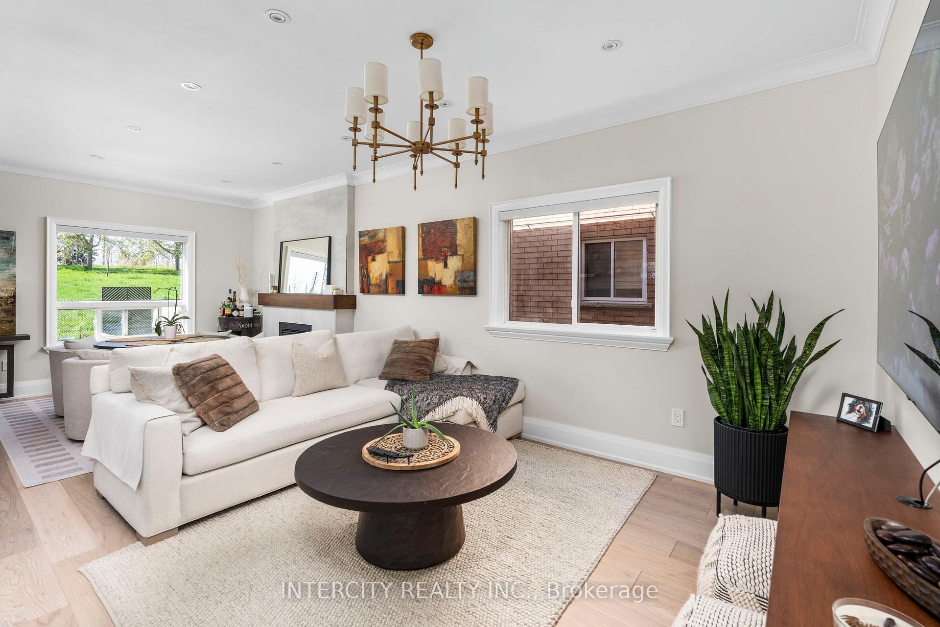 Photo 8 of 119 Golden Gate Circle, Vaughan, Sonoma Heights — HOMEH