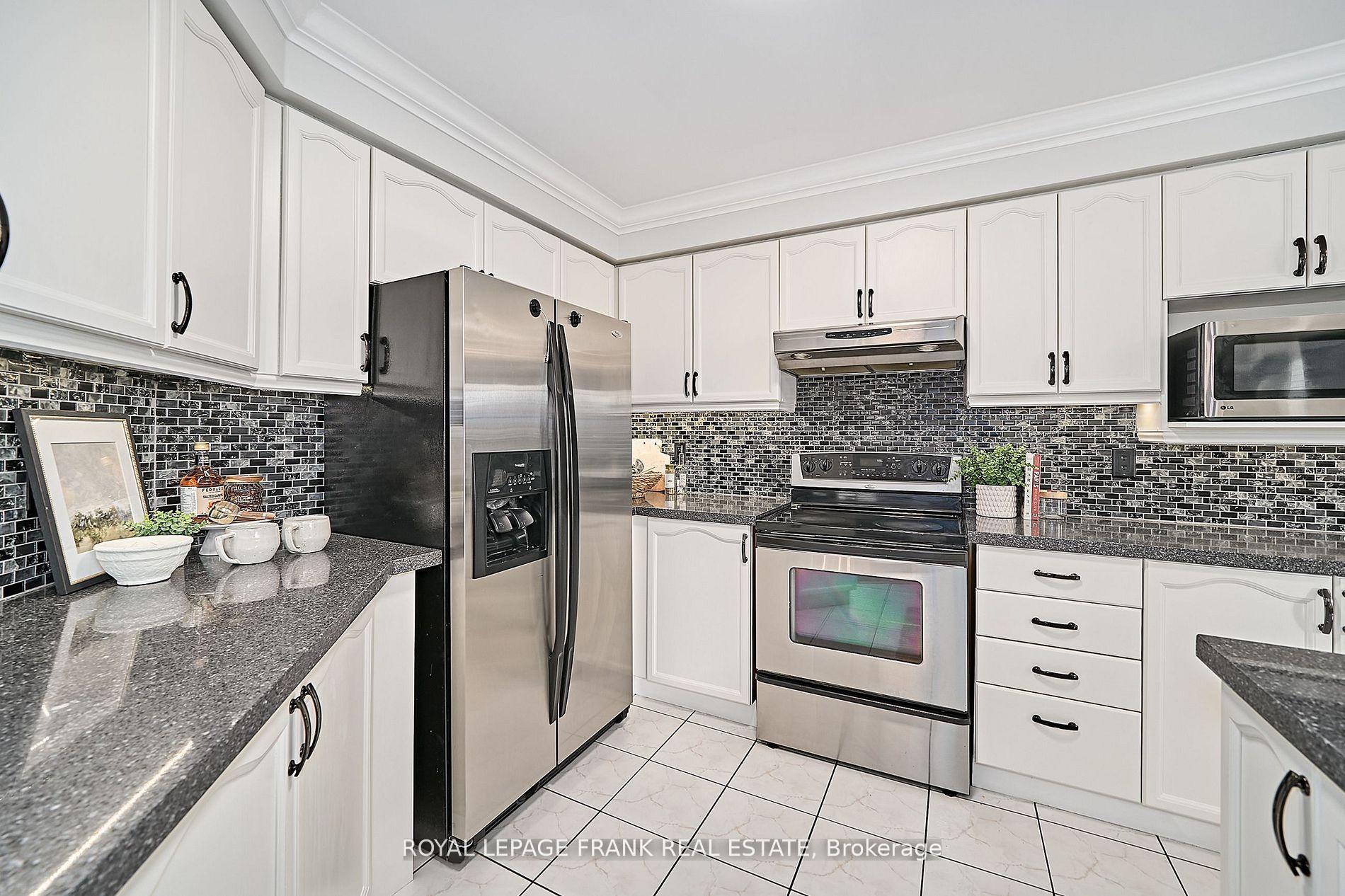 Photo 37 of 54 Gartshore Drive, Whitby, Williamsburg — HOMEH