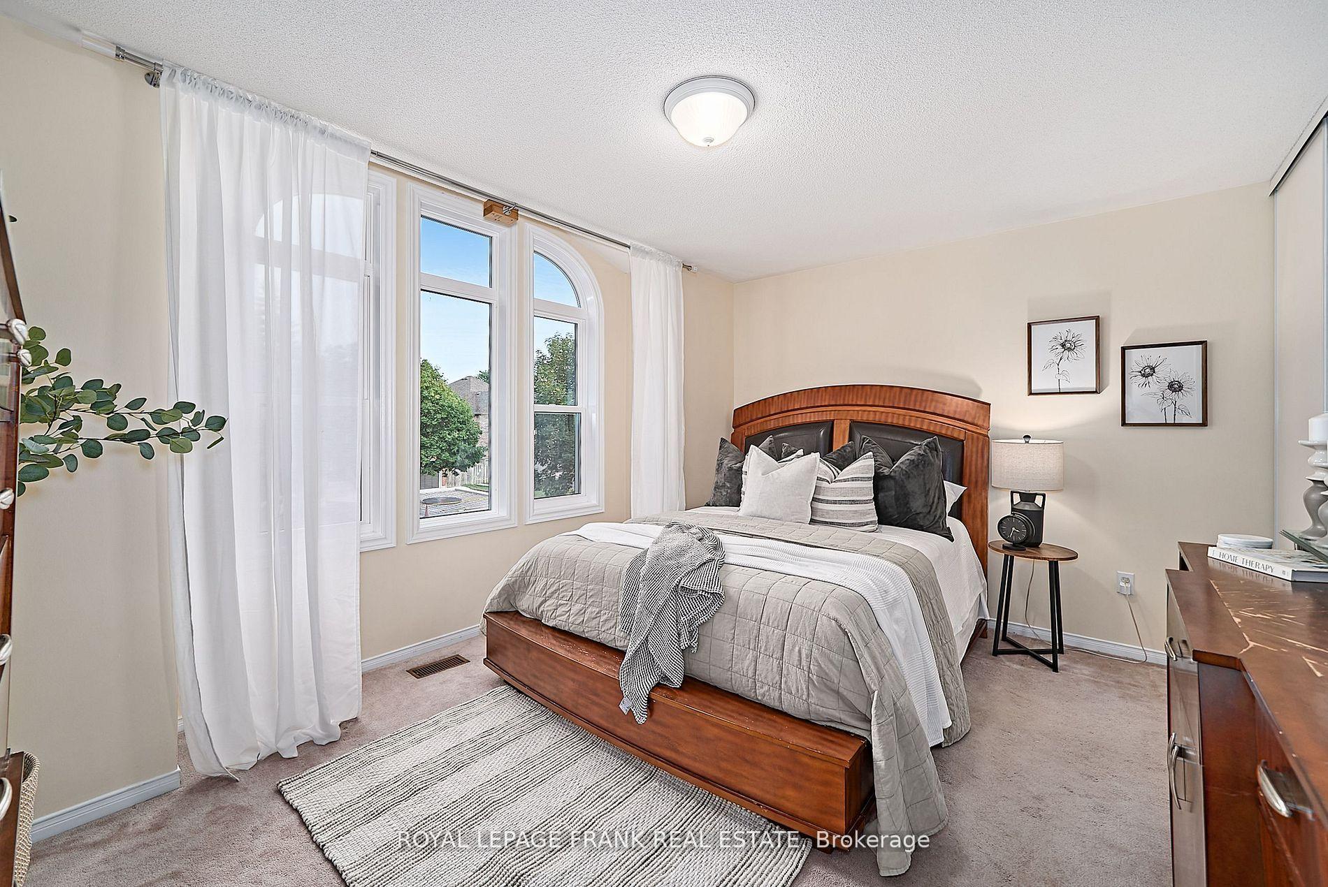 Photo 46 of 54 Gartshore Drive, Whitby, Williamsburg — HOMEH