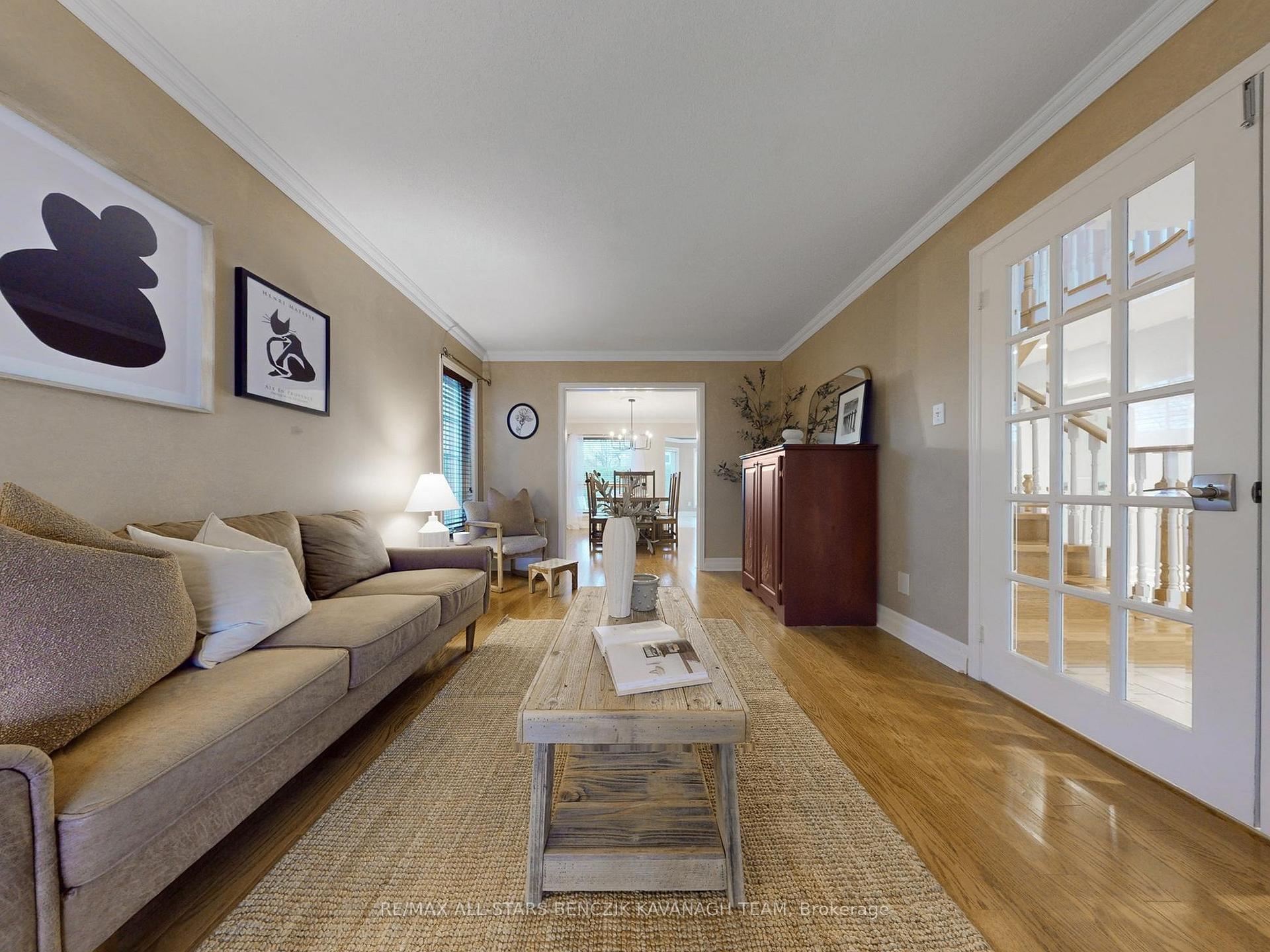 Photo 3 of 72 Sir Lancelot Drive, Markham, Markham Village — HOMEH
