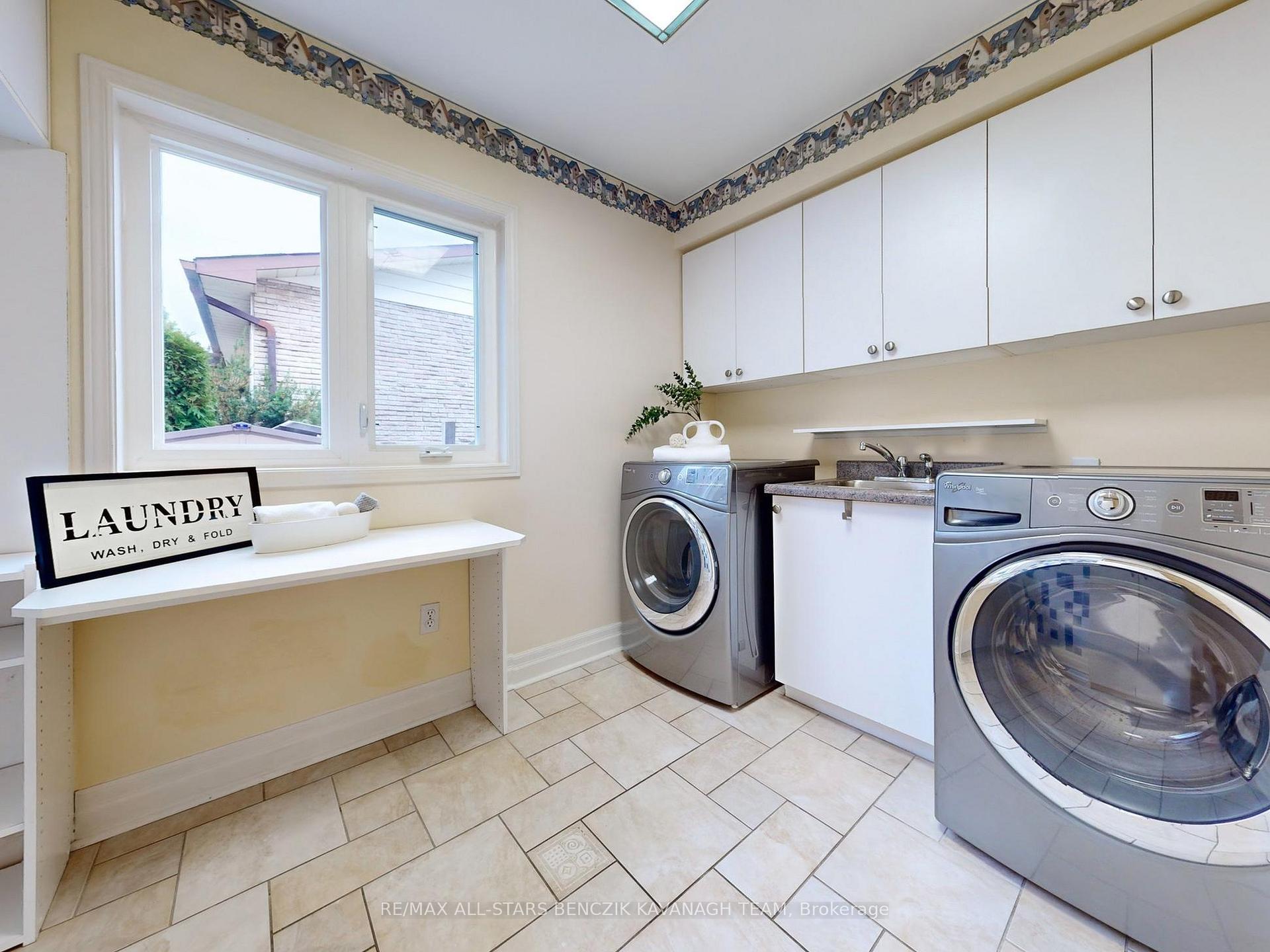 Photo 13 of 72 Sir Lancelot Drive, Markham, Markham Village — HOMEH