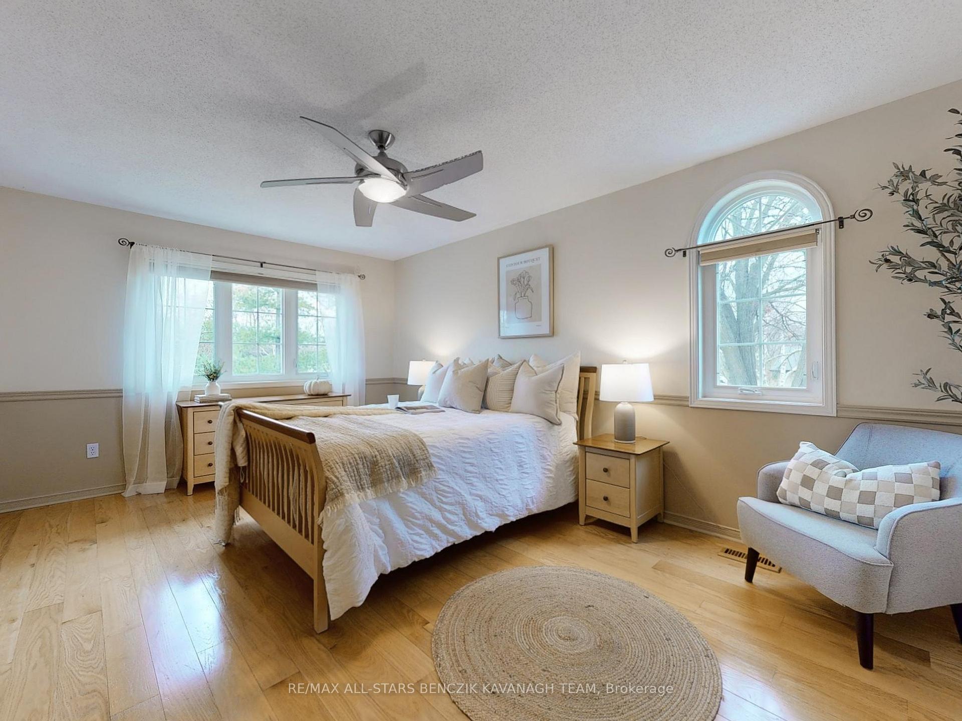 Photo 14 of 72 Sir Lancelot Drive, Markham, Markham Village — HOMEH