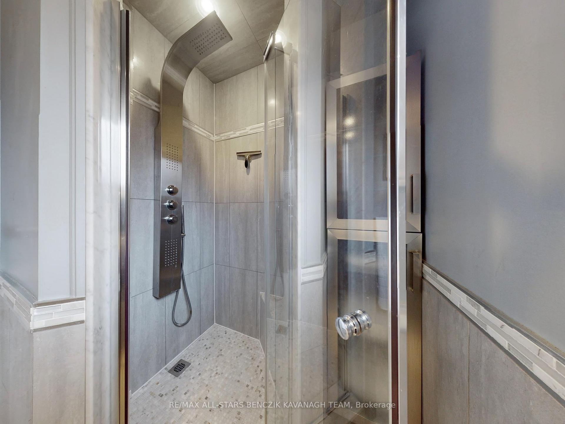 Photo 20 of 72 Sir Lancelot Drive, Markham, Markham Village — HOMEH