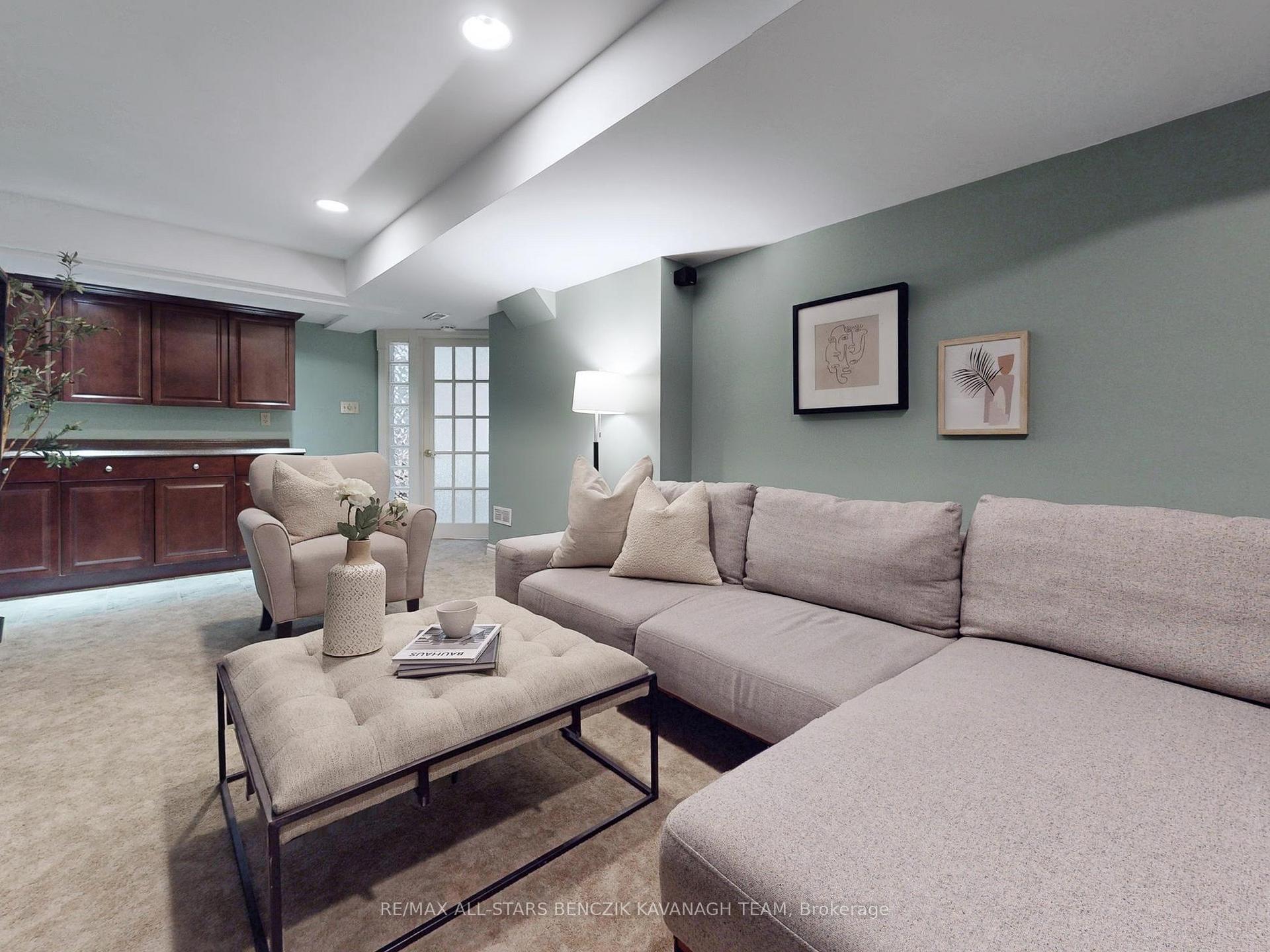 Photo 21 of 72 Sir Lancelot Drive, Markham, Markham Village — HOMEH