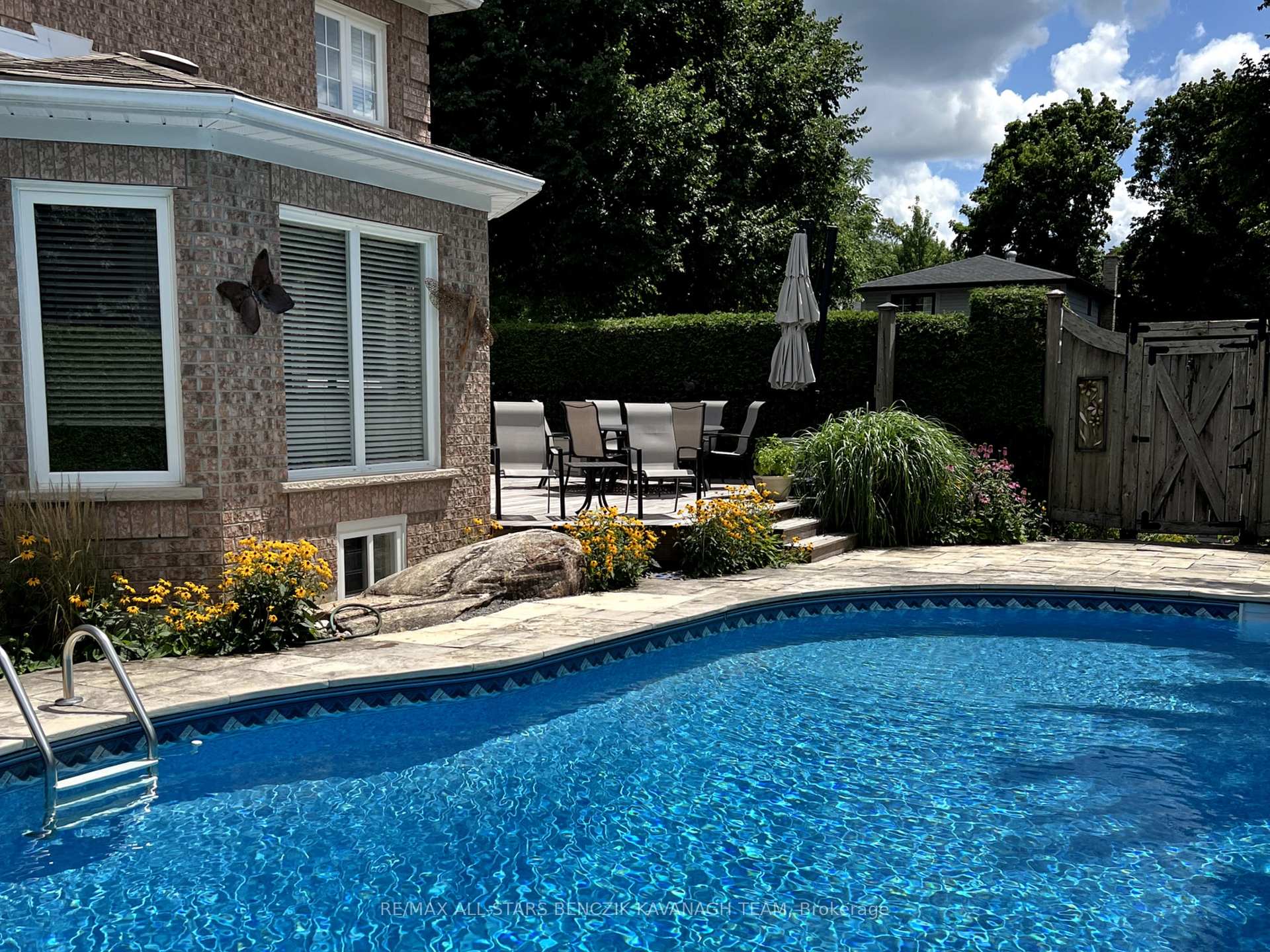 Photo 30 of 72 Sir Lancelot Drive, Markham, Markham Village — HOMEH