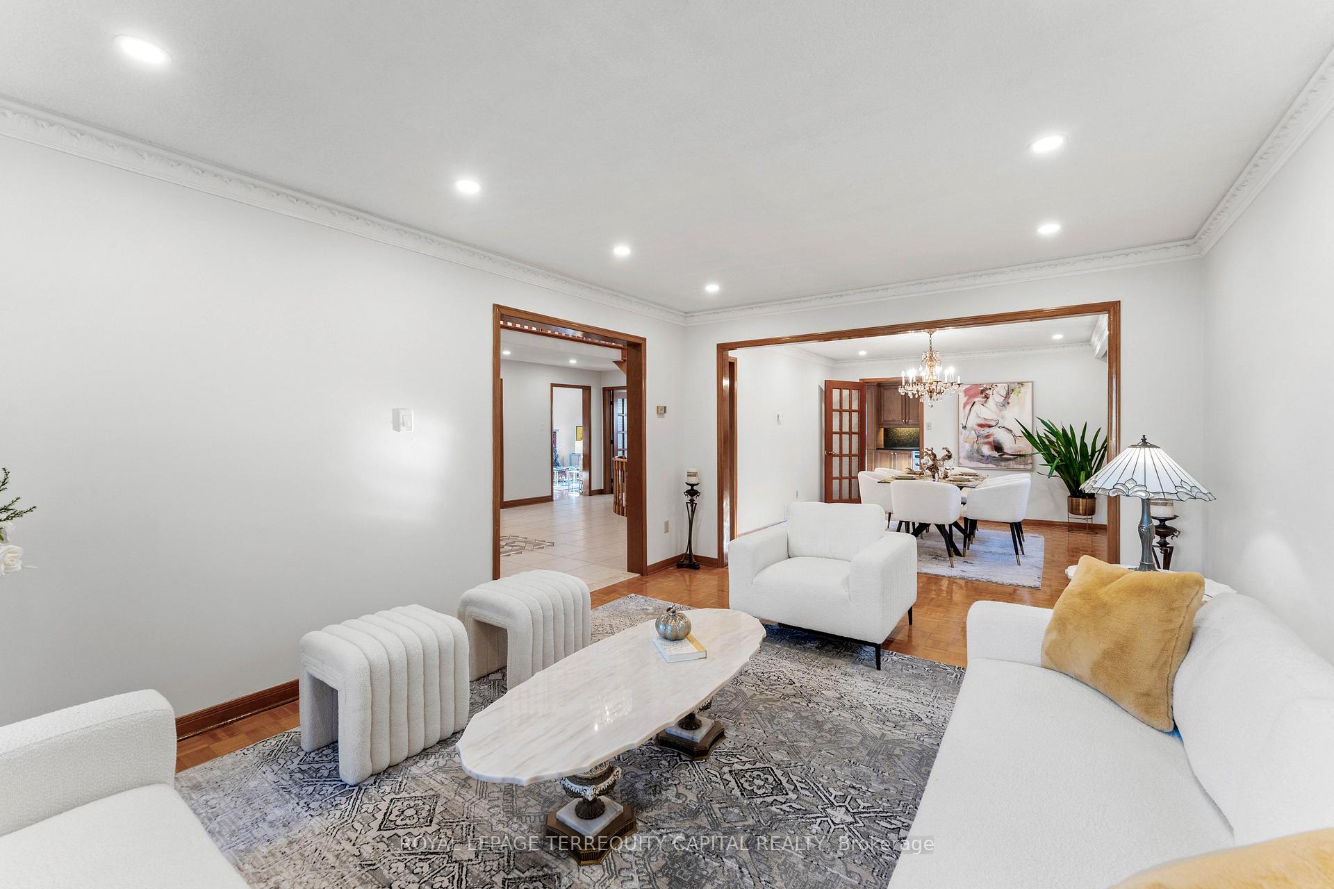Photo 12 of 136 Villa Park Drive, Vaughan, East Woodbridge — HOMEH