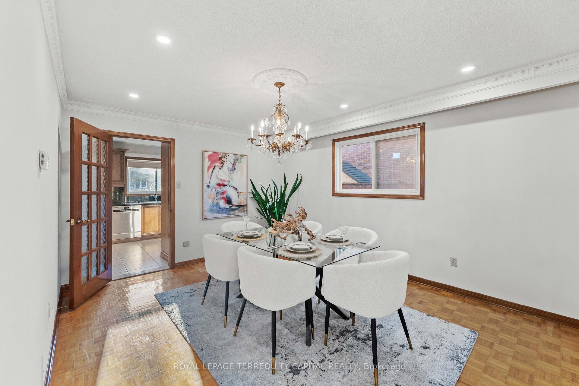 Photo 13 of 136 Villa Park Drive, Vaughan, East Woodbridge — HOMEH