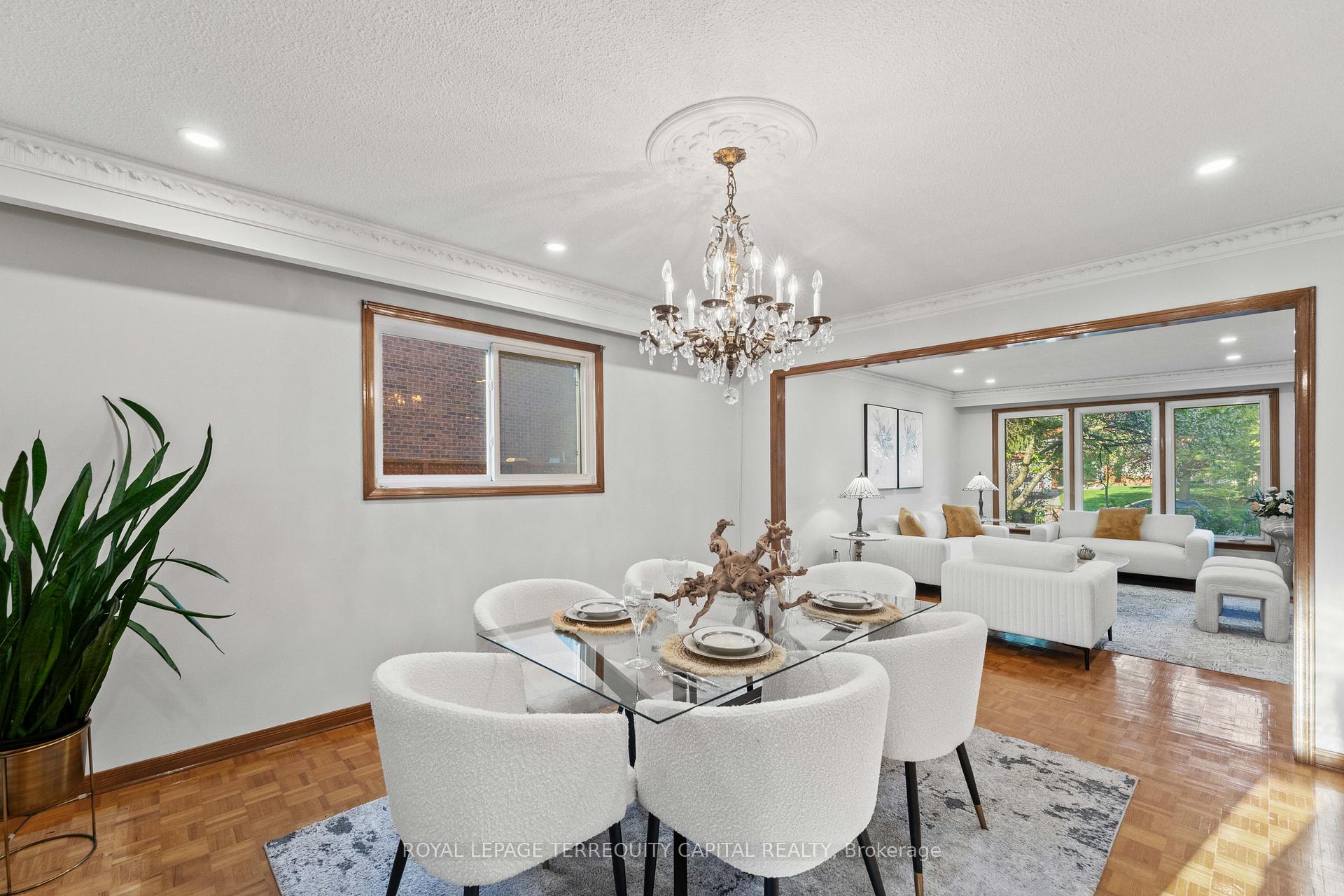Photo 15 of 136 Villa Park Drive, Vaughan, East Woodbridge — HOMEH