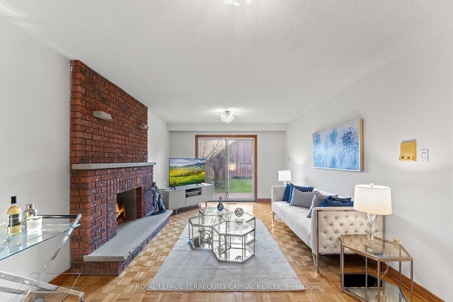 Photo 20 of 136 Villa Park Drive, Vaughan, East Woodbridge — HOMEH