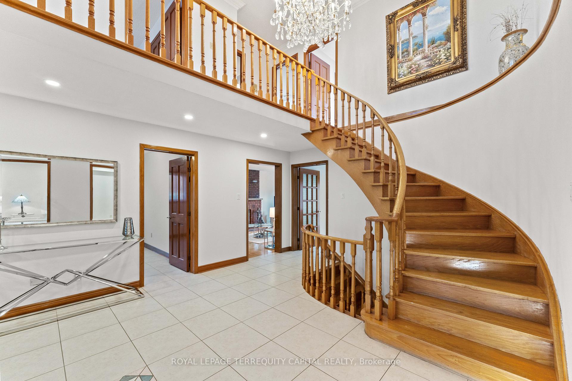 Photo 25 of 136 Villa Park Drive, Vaughan, East Woodbridge — HOMEH