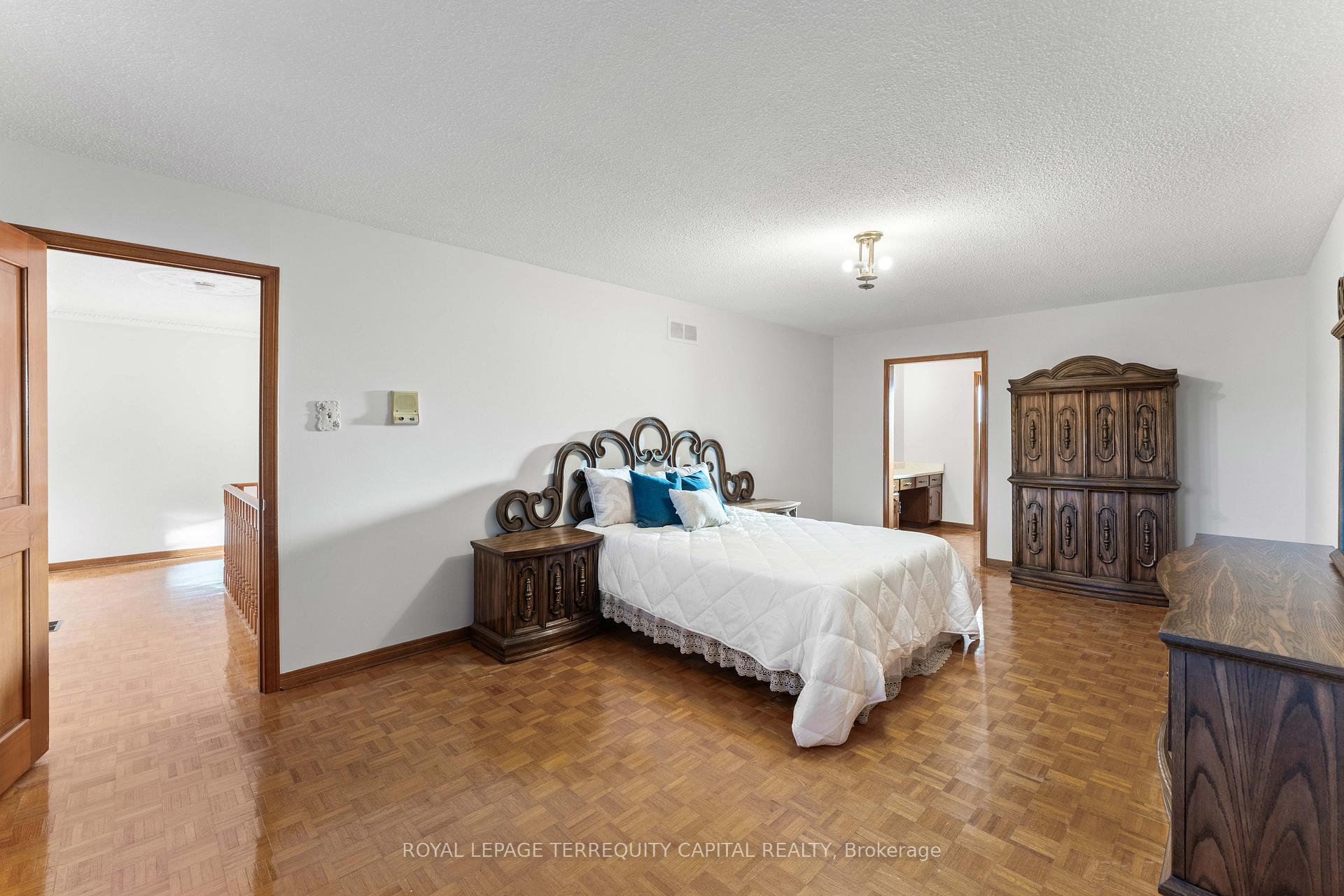 Photo 29 of 136 Villa Park Drive, Vaughan, East Woodbridge — HOMEH