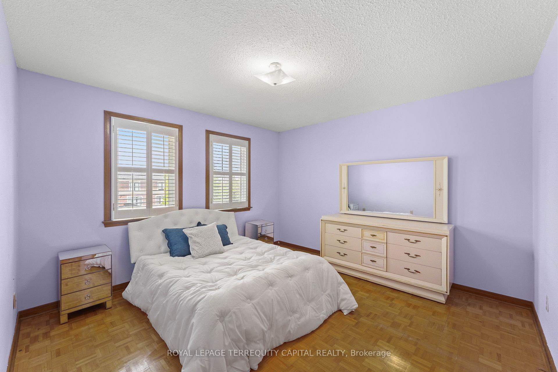 Photo 33 of 136 Villa Park Drive, Vaughan, East Woodbridge — HOMEH