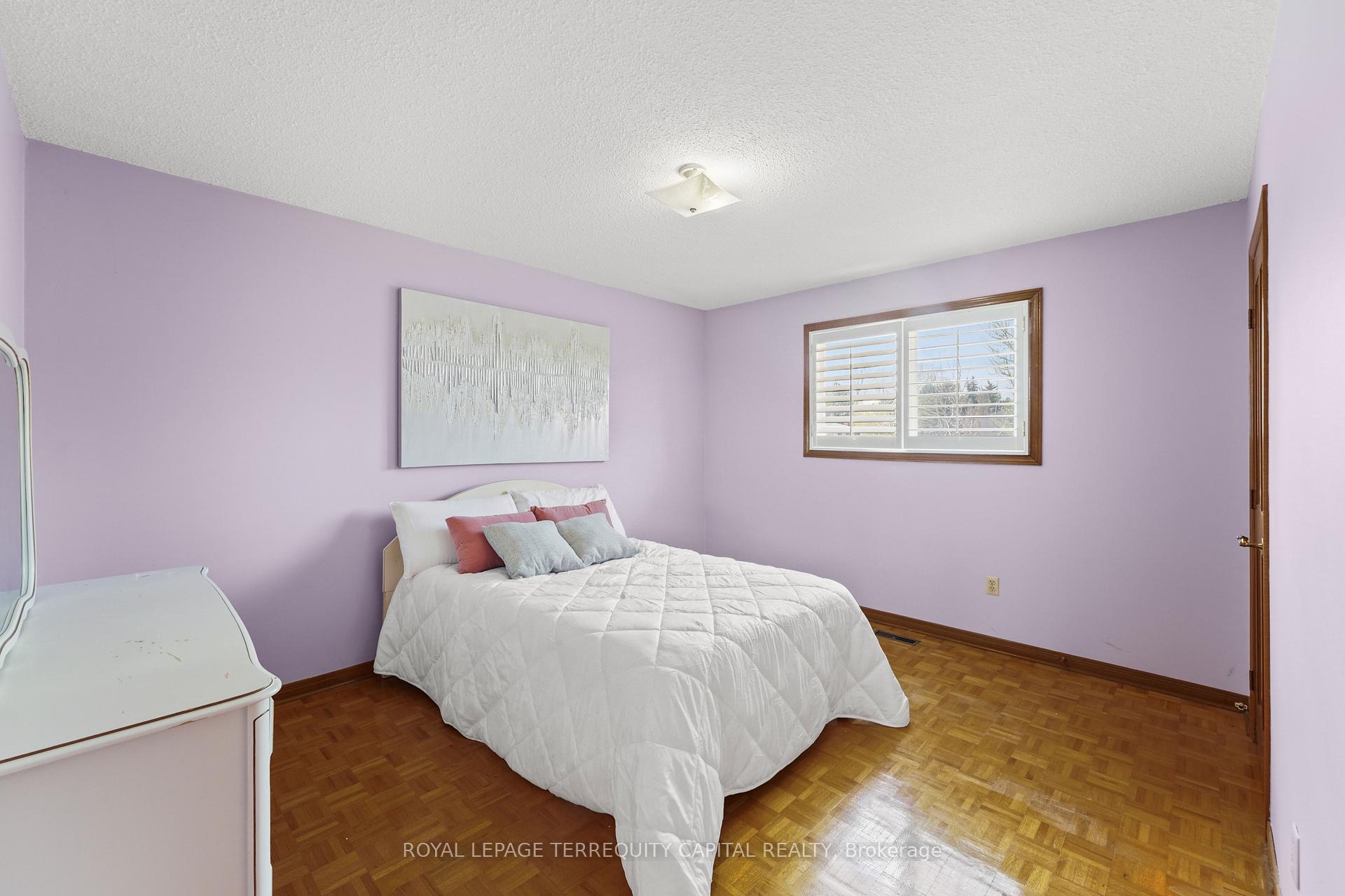 Photo 34 of 136 Villa Park Drive, Vaughan, East Woodbridge — HOMEH