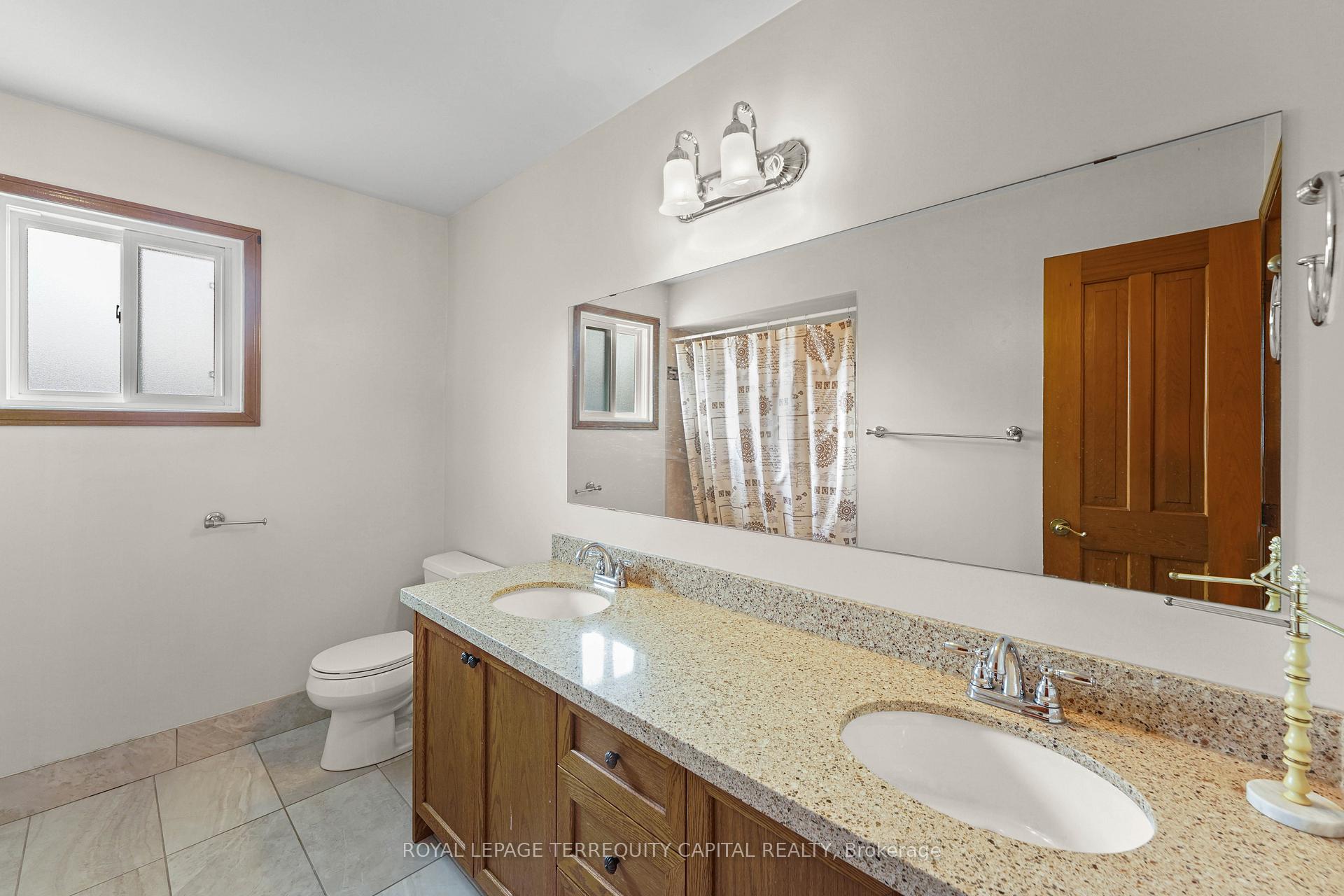 Photo 36 of 136 Villa Park Drive, Vaughan, East Woodbridge — HOMEH
