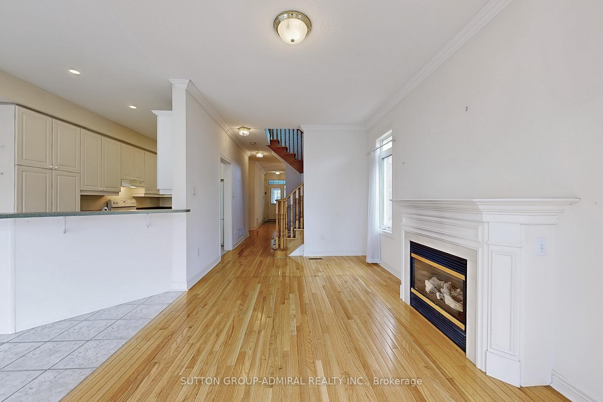 Photo 7 of 11 Mosswood Road, Vaughan, Patterson — HOMEH