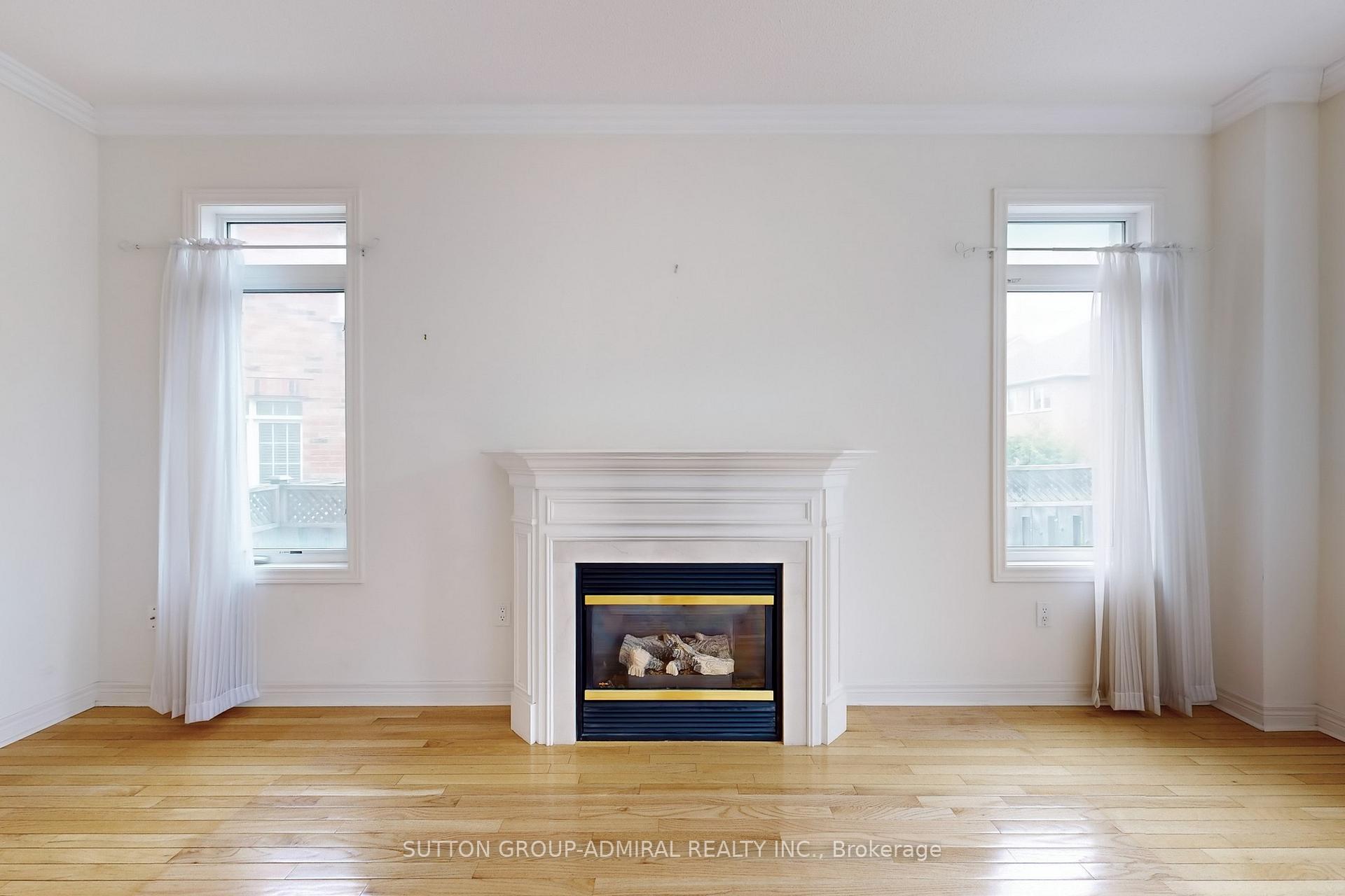 Photo 8 of 11 Mosswood Road, Vaughan, Patterson — HOMEH