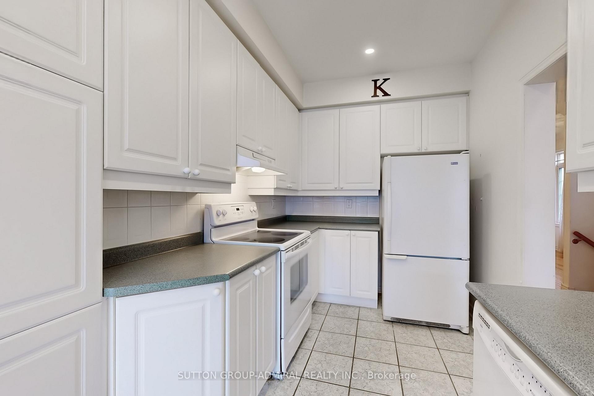 Photo 9 of 11 Mosswood Road, Vaughan, Patterson — HOMEH