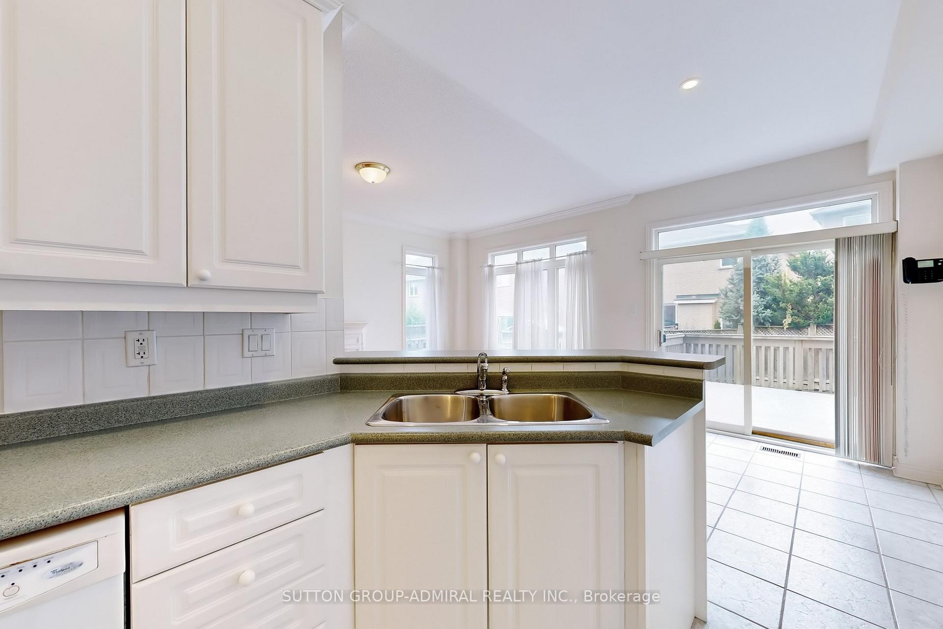 Photo 12 of 11 Mosswood Road, Vaughan, Patterson — HOMEH