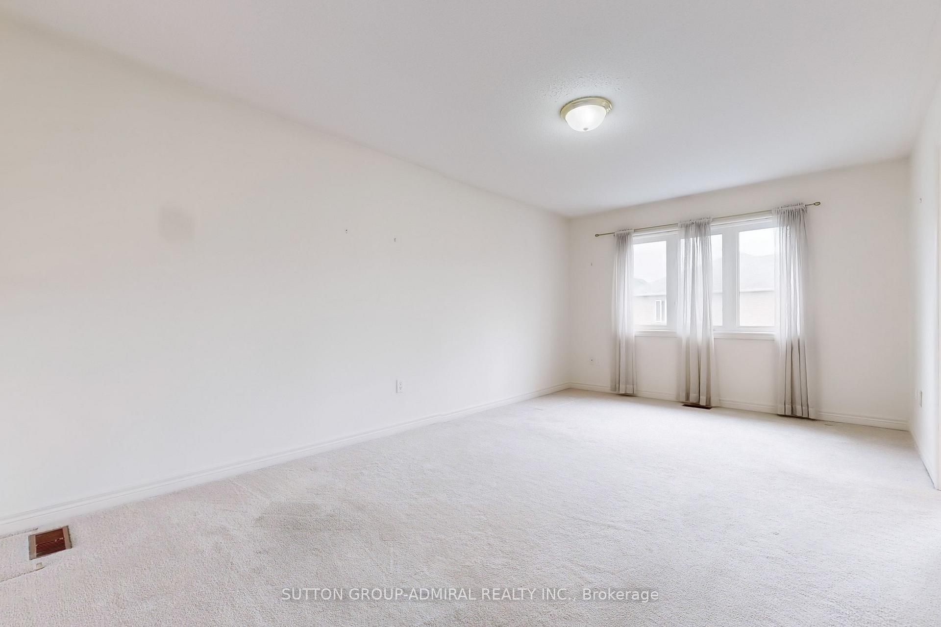 Photo 16 of 11 Mosswood Road, Vaughan, Patterson — HOMEH