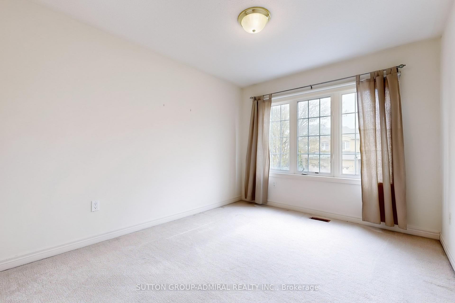 Photo 20 of 11 Mosswood Road, Vaughan, Patterson — HOMEH