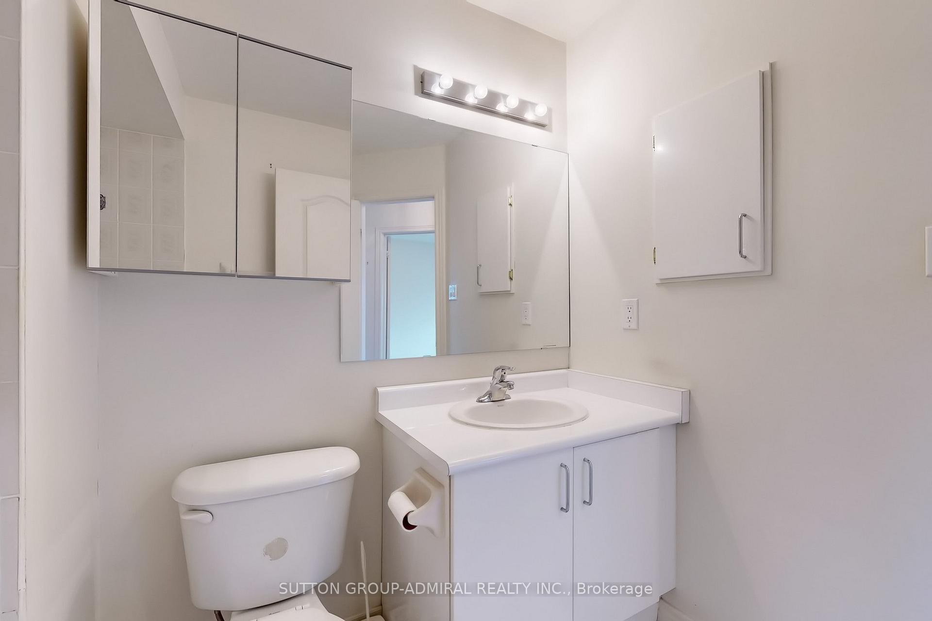 Photo 24 of 11 Mosswood Road, Vaughan, Patterson — HOMEH