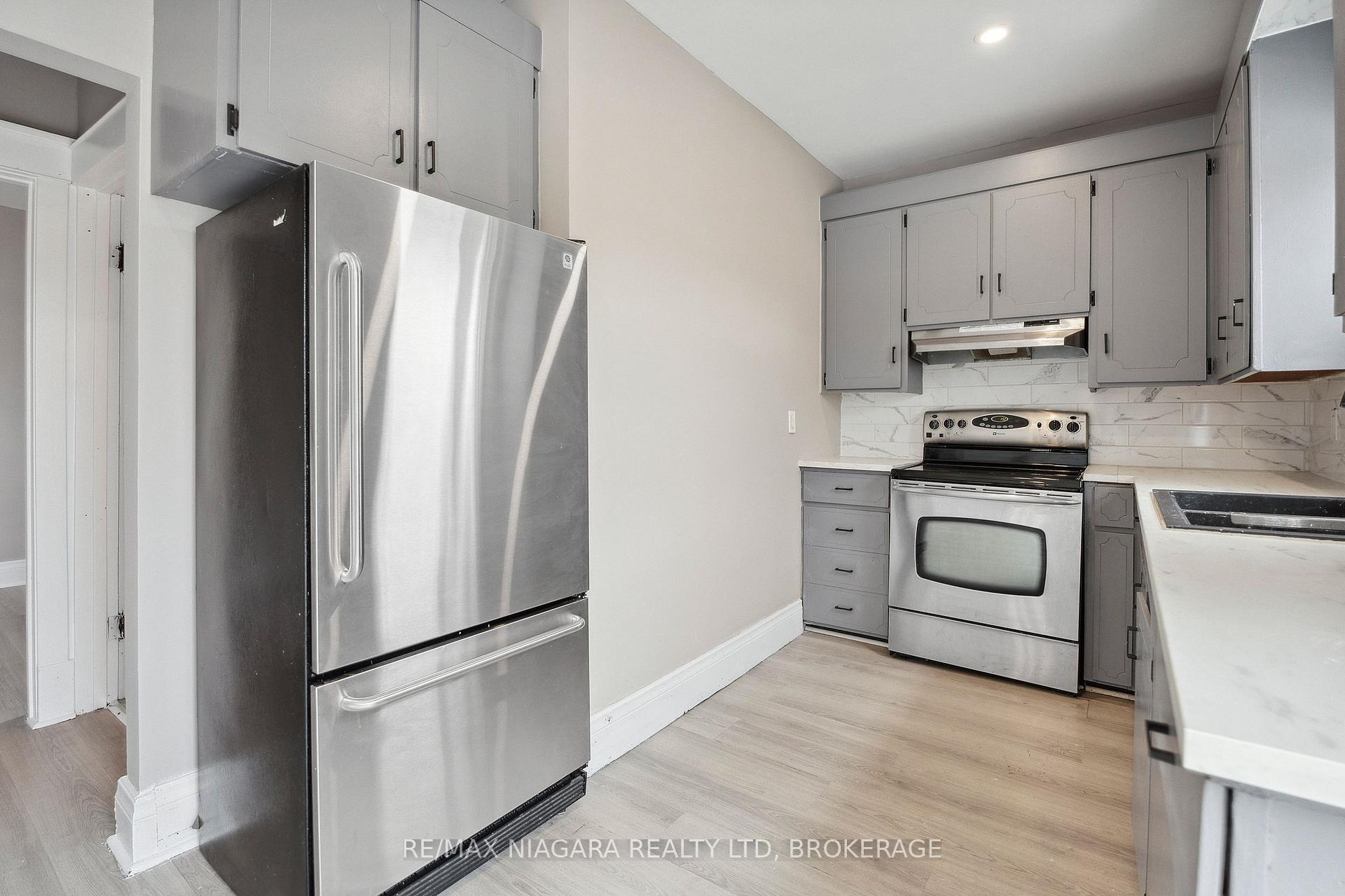 Photo 8 of 216 Burgar Street, Welland, Welland Downtown — HOMEH