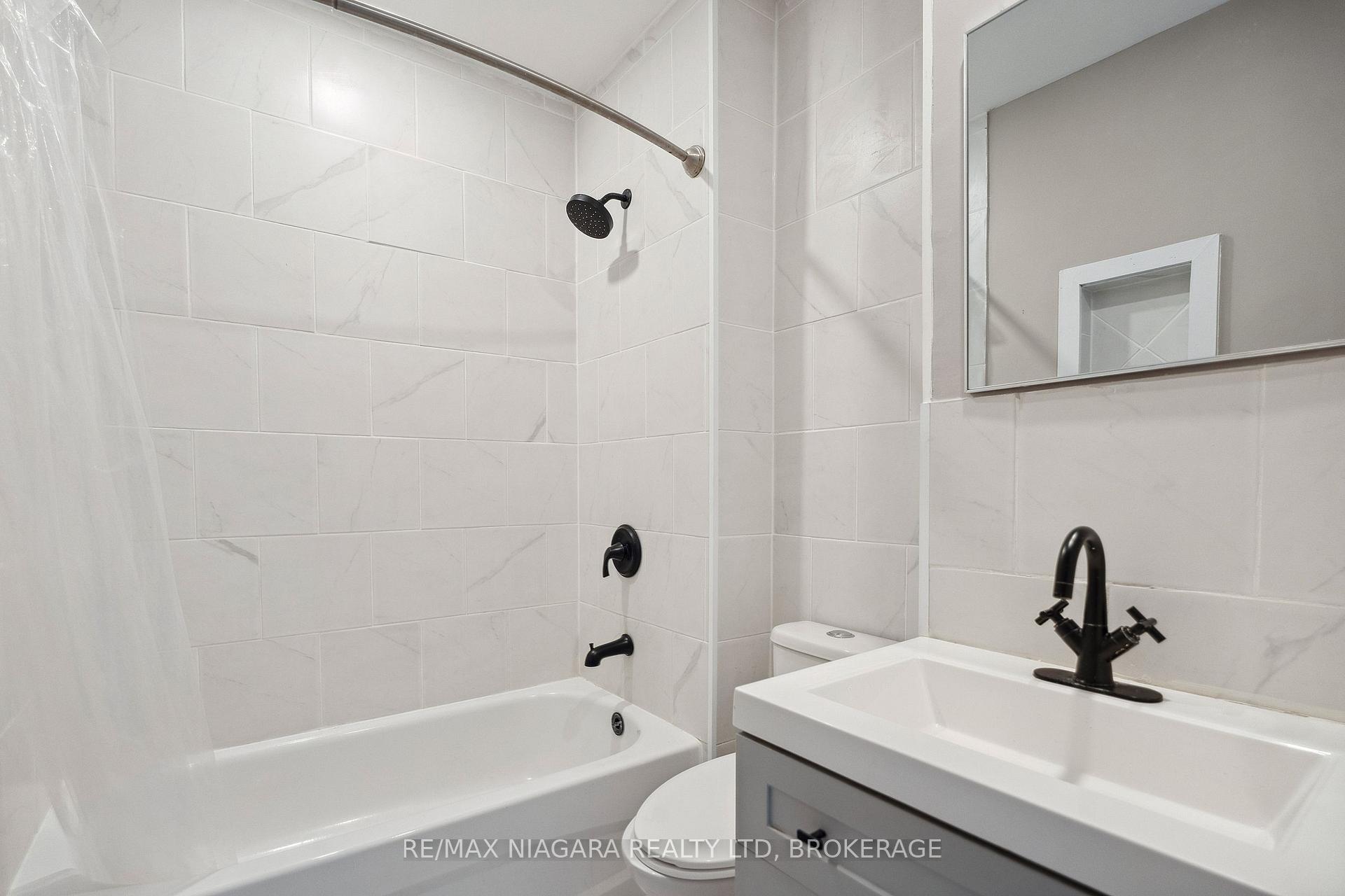 Photo 16 of 216 Burgar Street, Welland, Welland Downtown — HOMEH