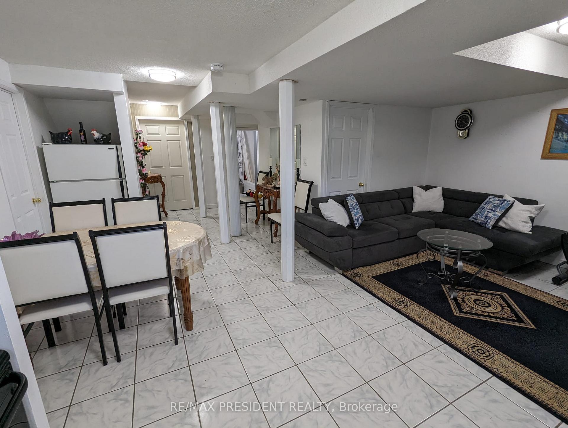 Photo 11 of 103 Cunningham Drive, Vaughan, Maple — HOMEH