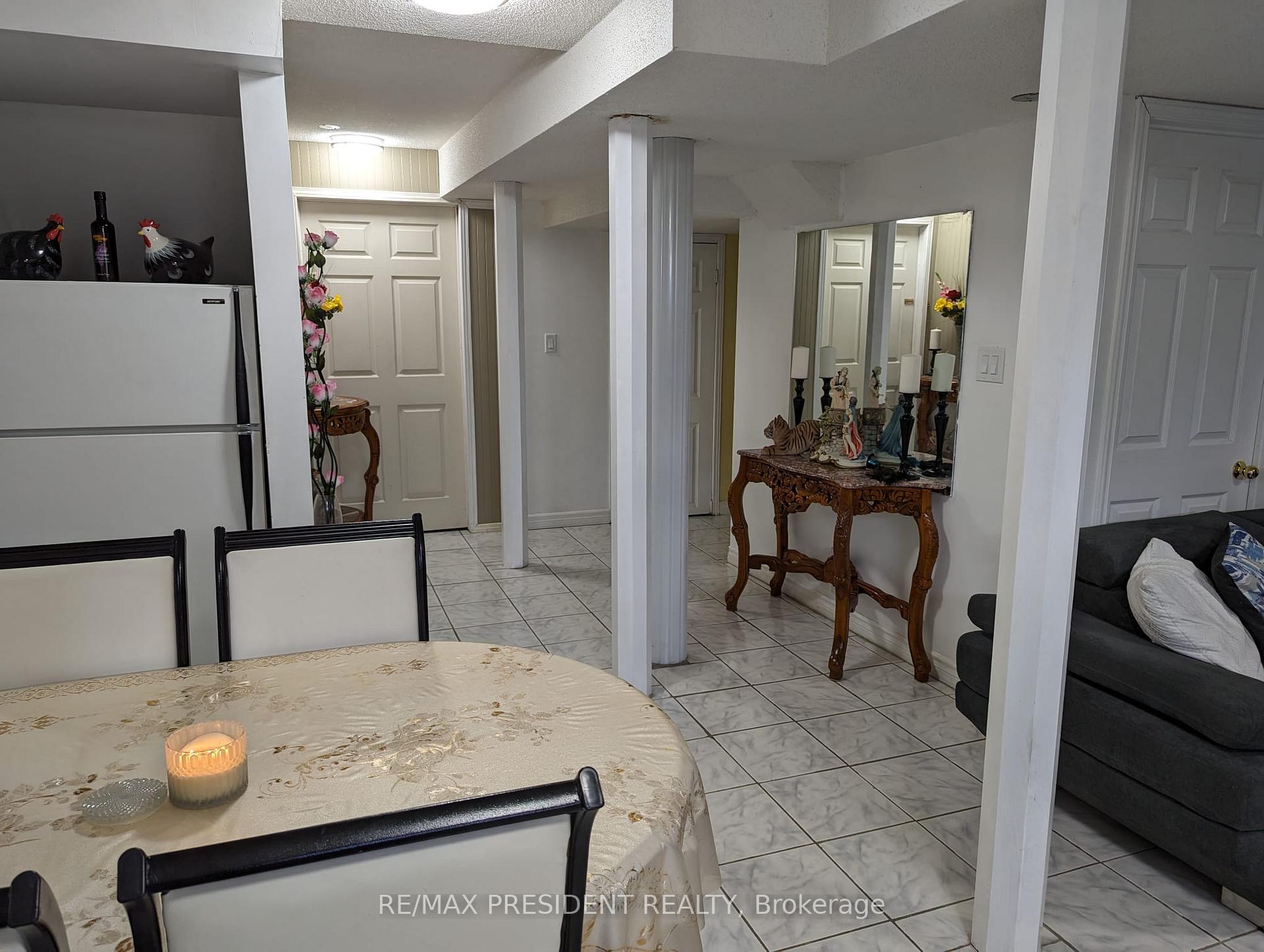Photo 12 of 103 Cunningham Drive, Vaughan, Maple — HOMEH
