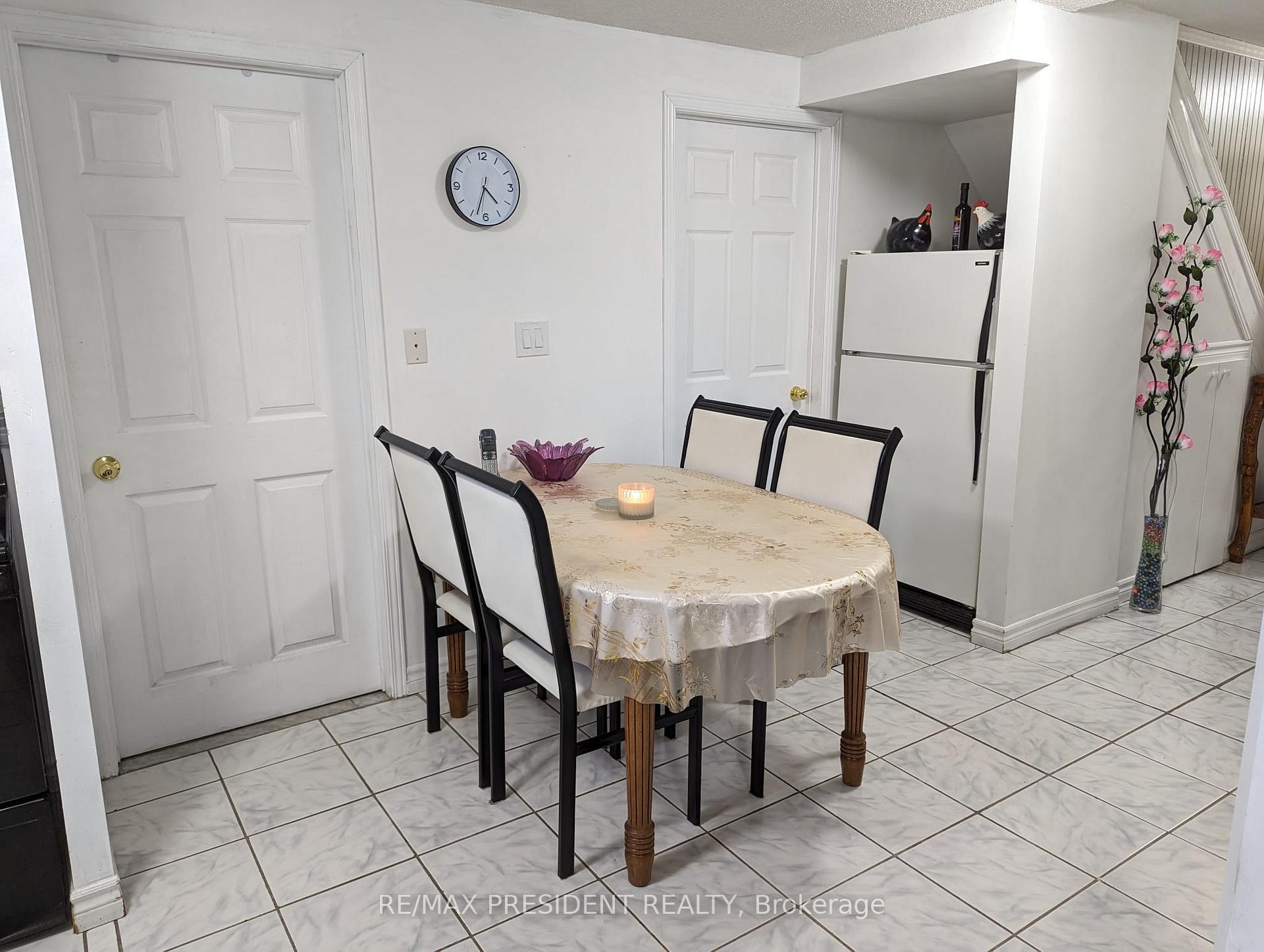 Photo 14 of 103 Cunningham Drive, Vaughan, Maple — HOMEH