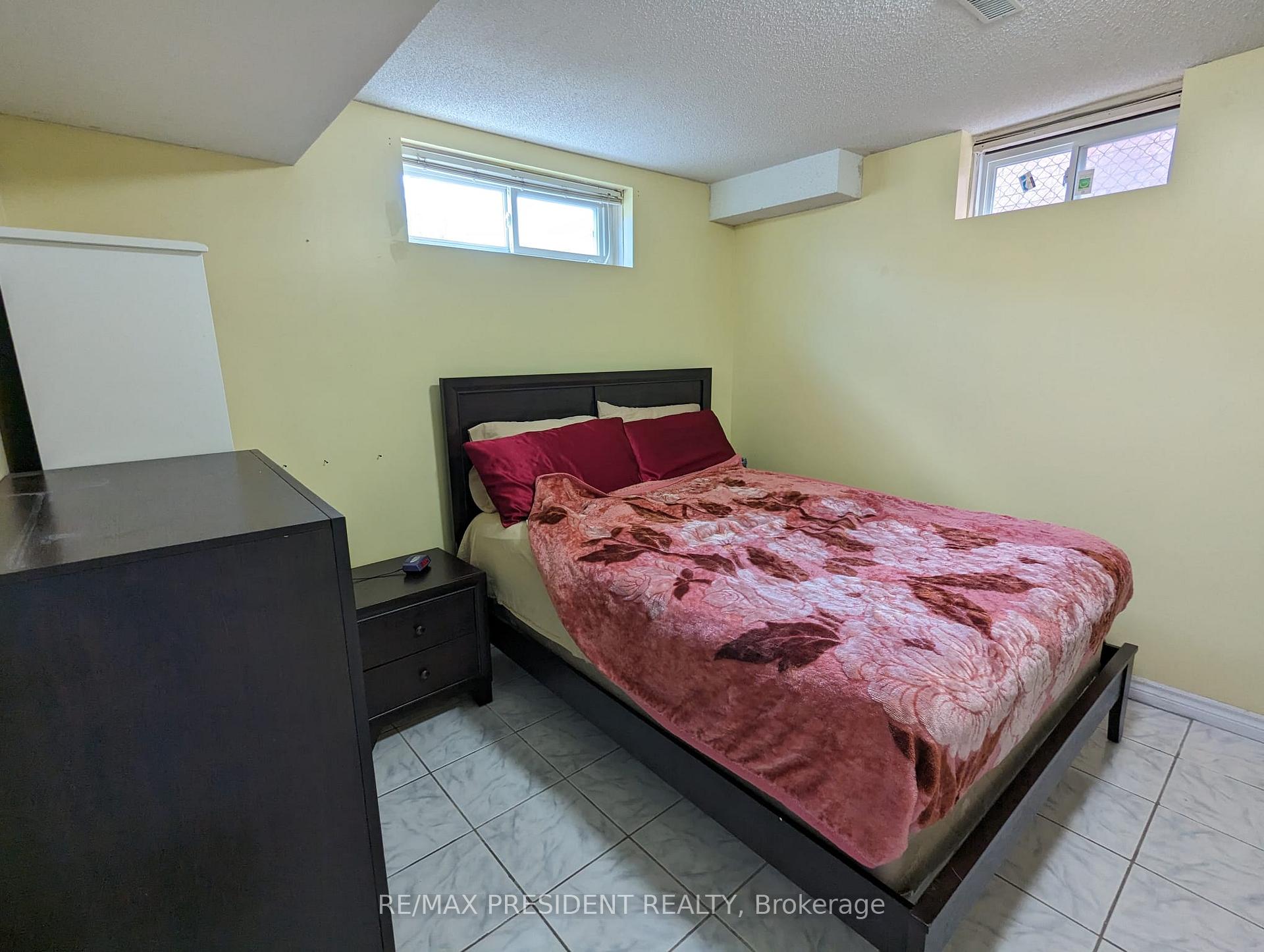 Photo 20 of 103 Cunningham Drive, Vaughan, Maple — HOMEH