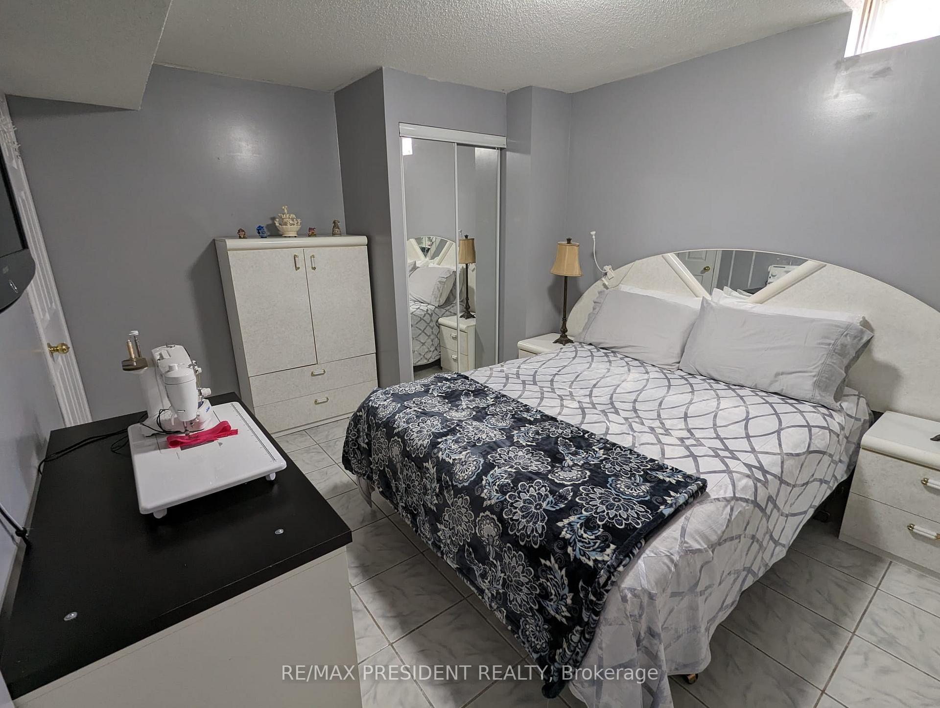 Photo 23 of 103 Cunningham Drive, Vaughan, Maple — HOMEH