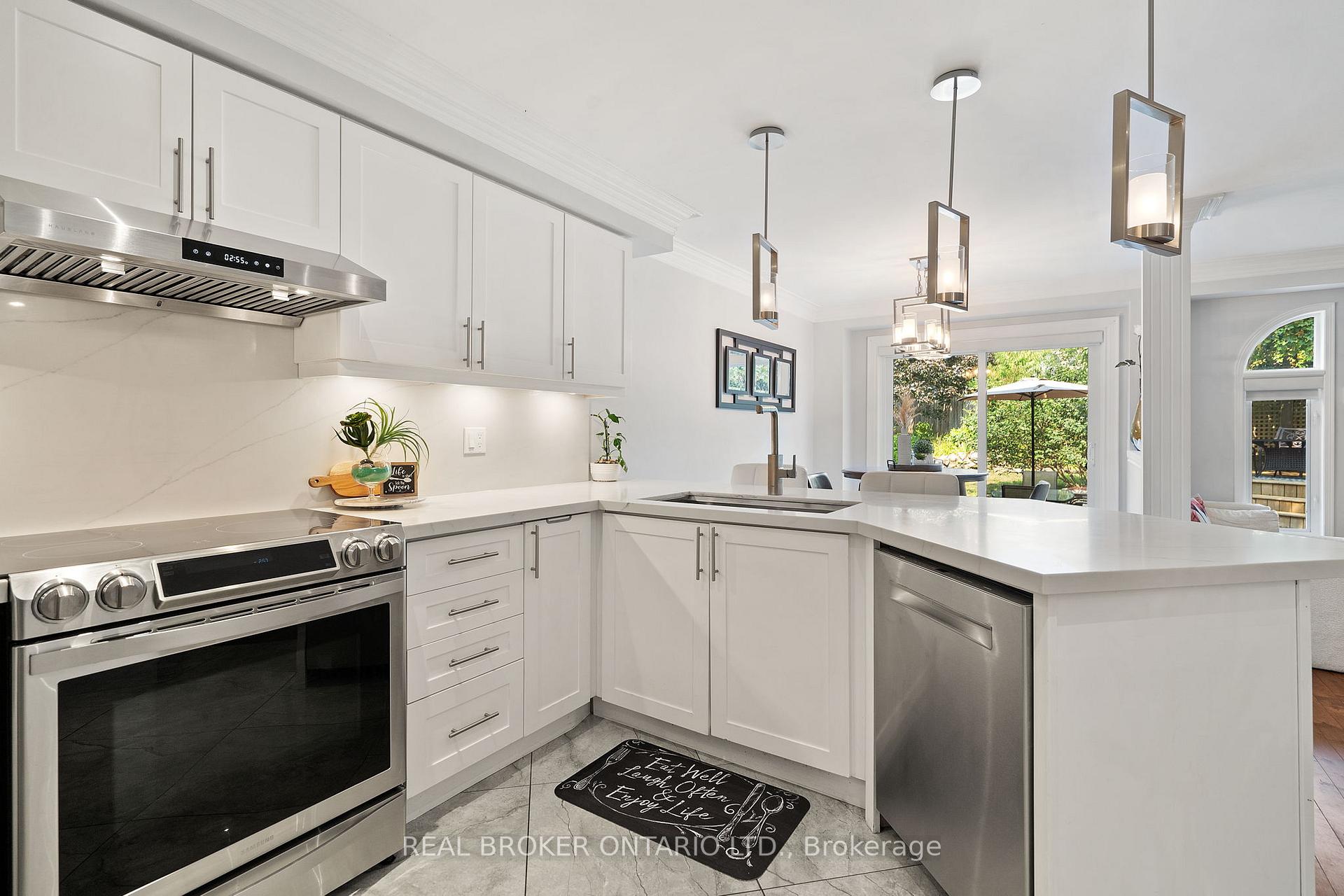 Photo 7 of 21 Shenandoah Drive, Whitby, Williamsburg — HOMEH