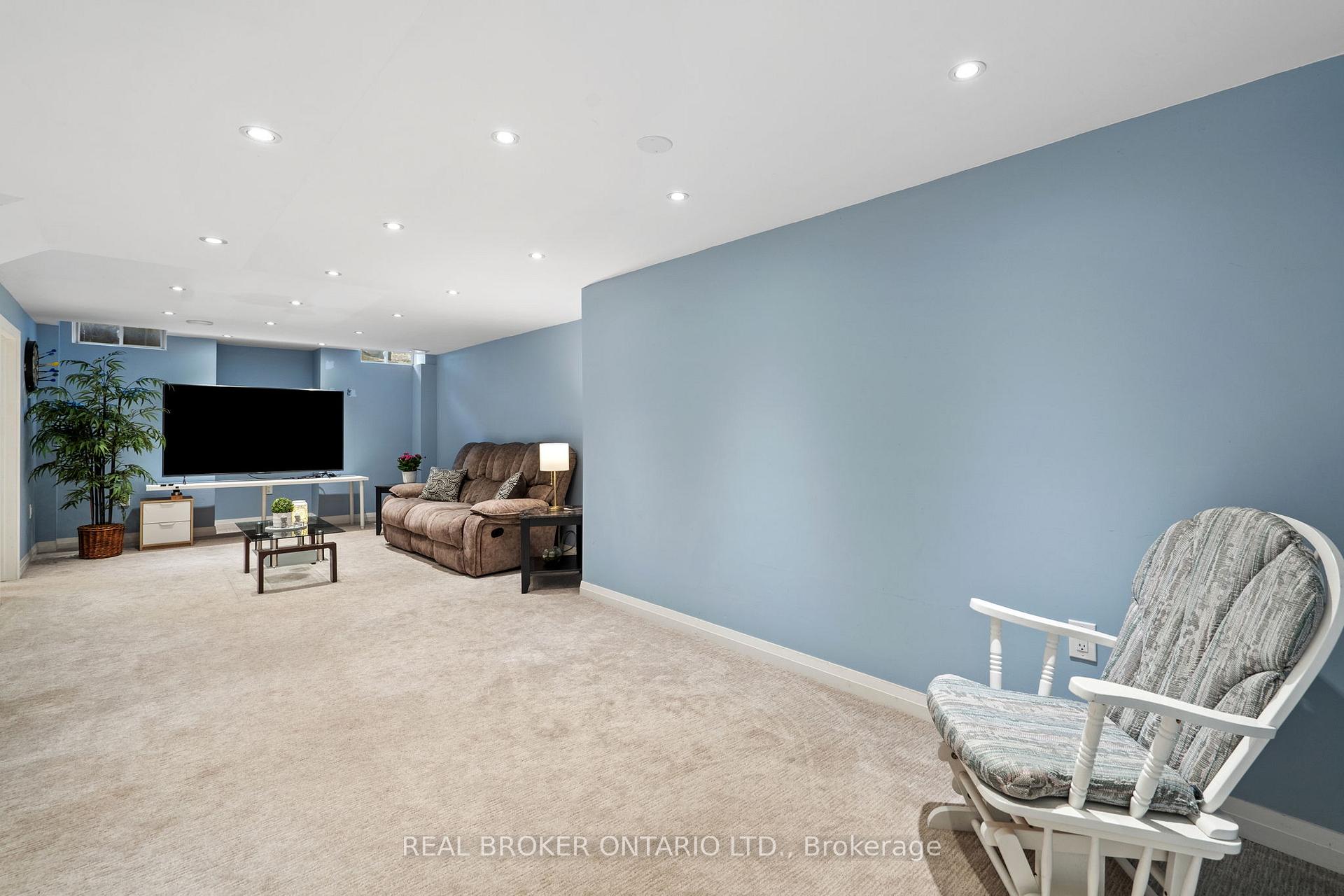 Photo 31 of 21 Shenandoah Drive, Whitby, Williamsburg — HOMEH