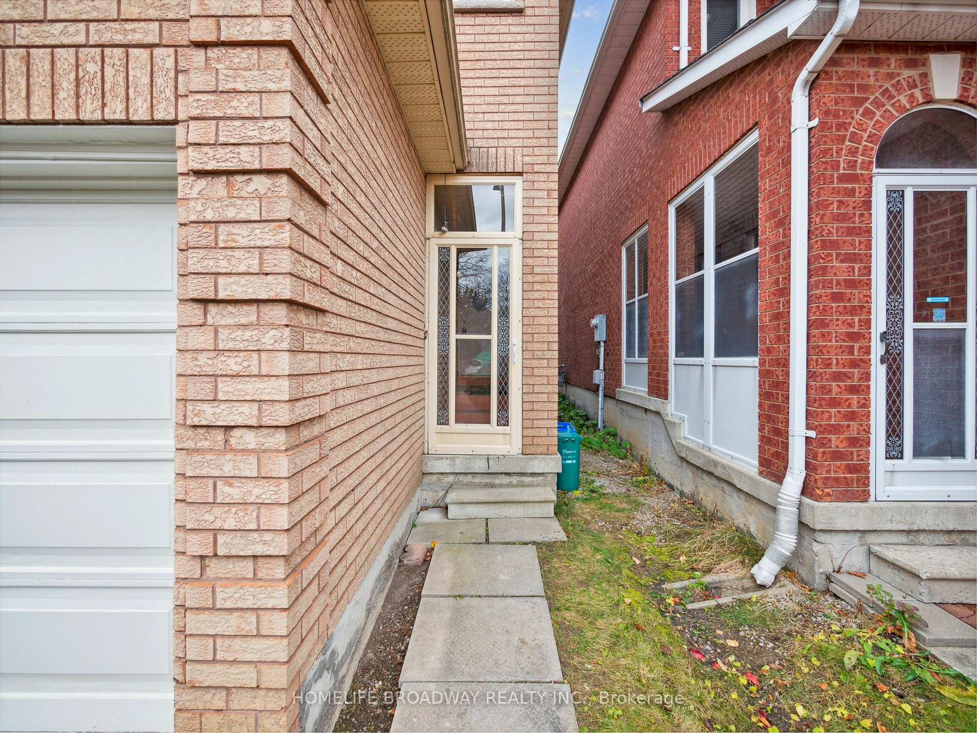 Photo 4 of 81 Northolt Crescent, Markham, Milliken Mills East — HOMEH