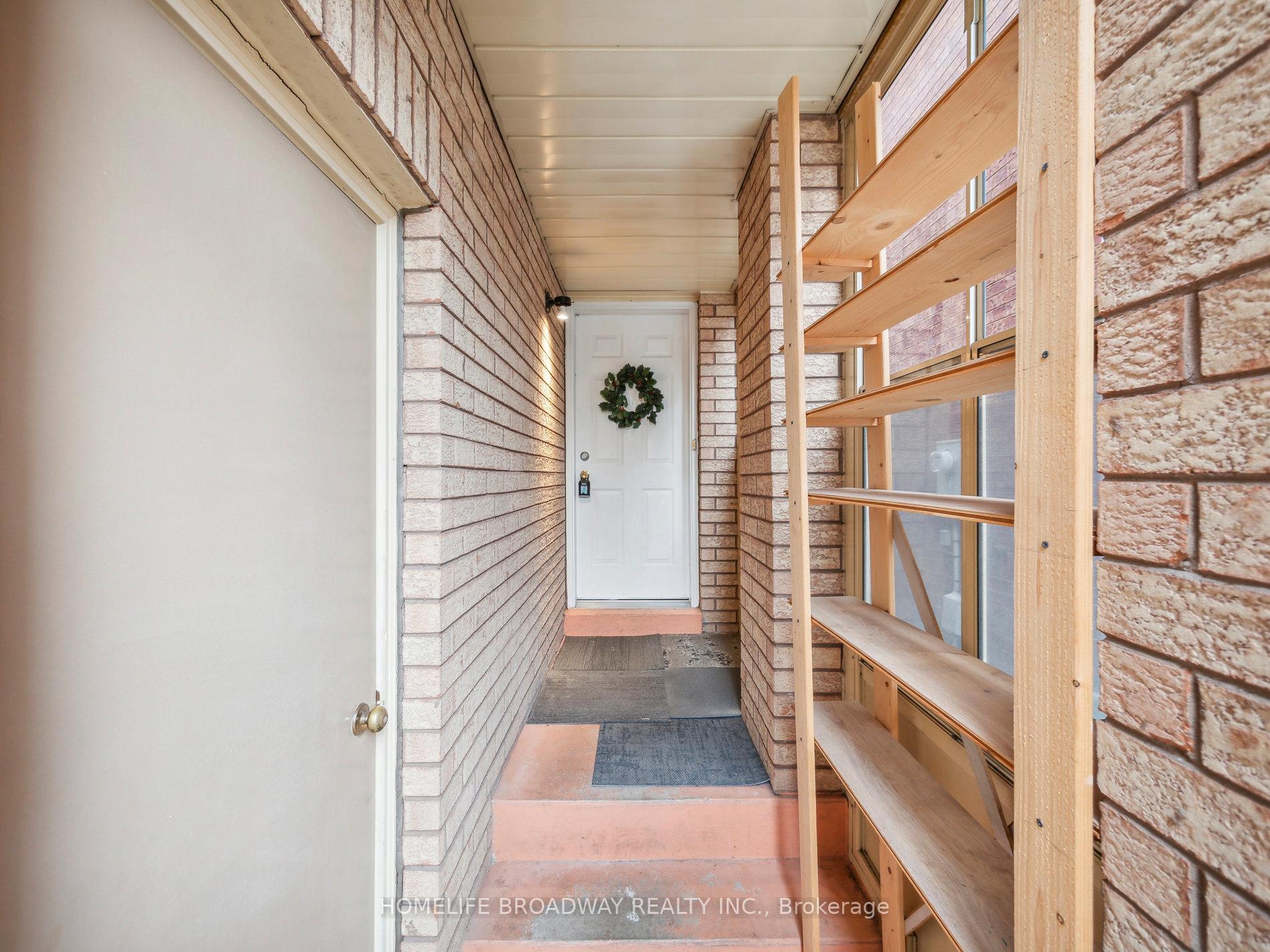Photo 5 of 81 Northolt Crescent, Markham, Milliken Mills East — HOMEH