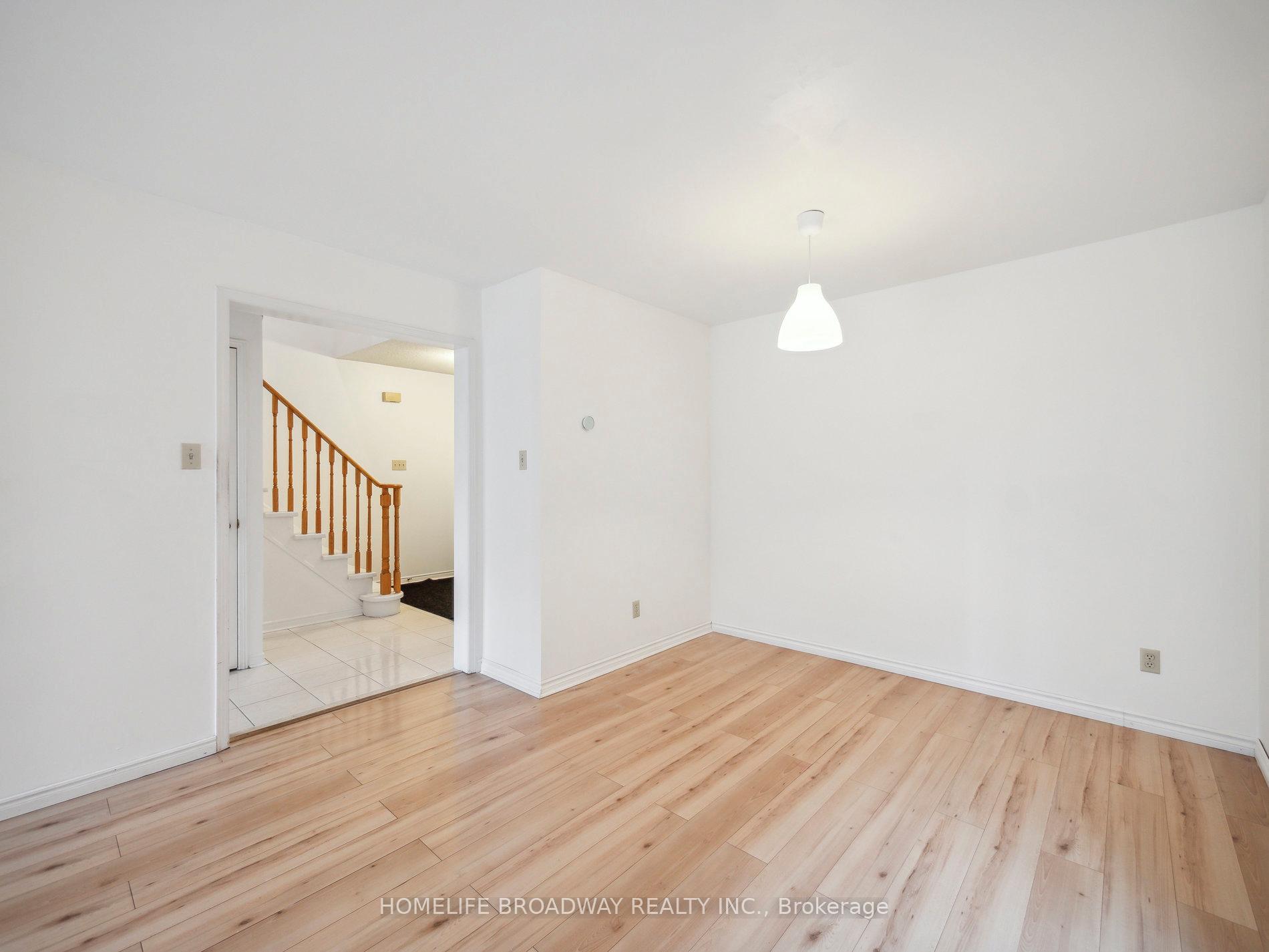Photo 10 of 81 Northolt Crescent, Markham, Milliken Mills East — HOMEH