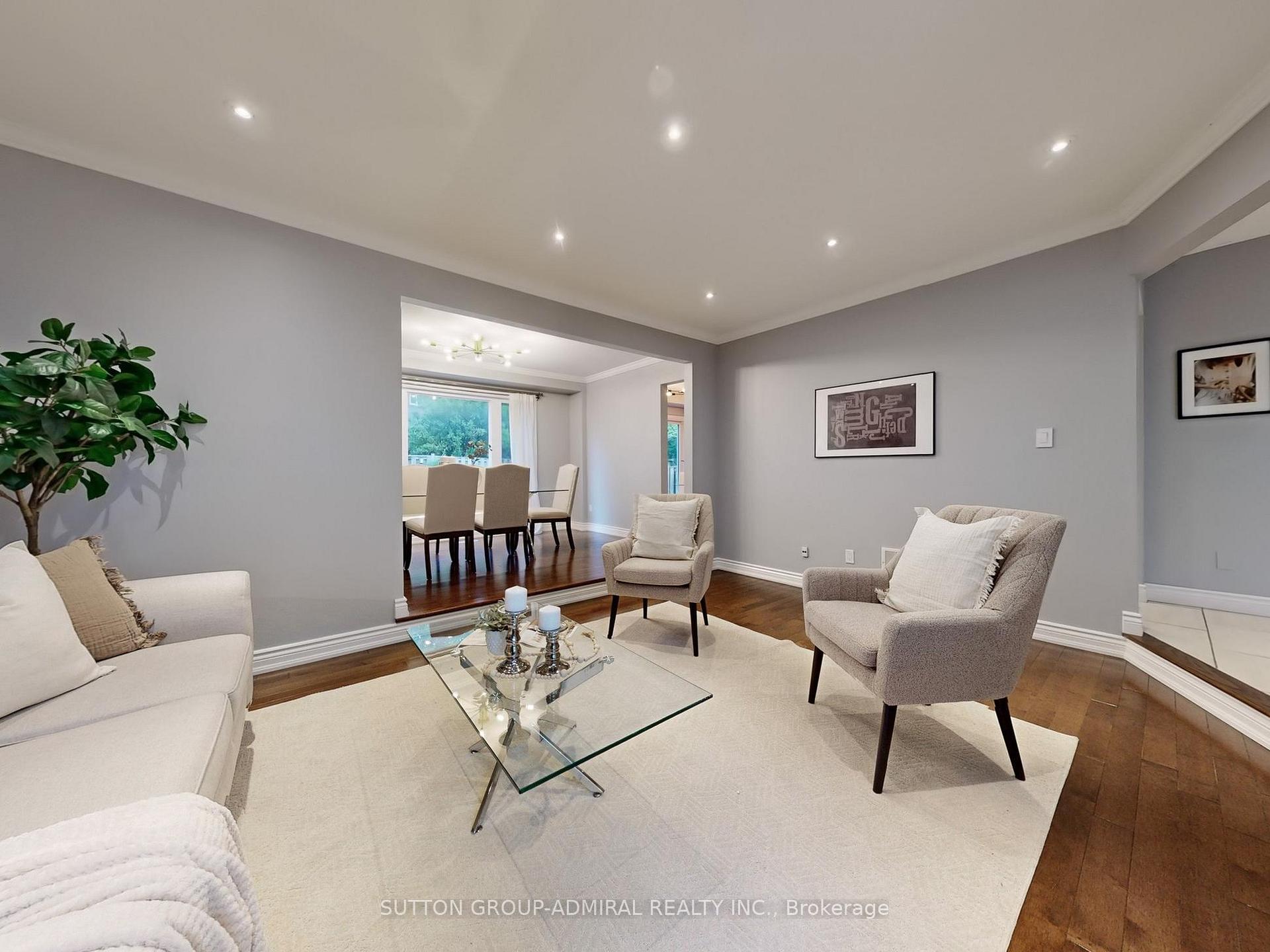 Photo 8 of 57 Peter Andrew Crescent, Vaughan, Brownridge — HOMEH