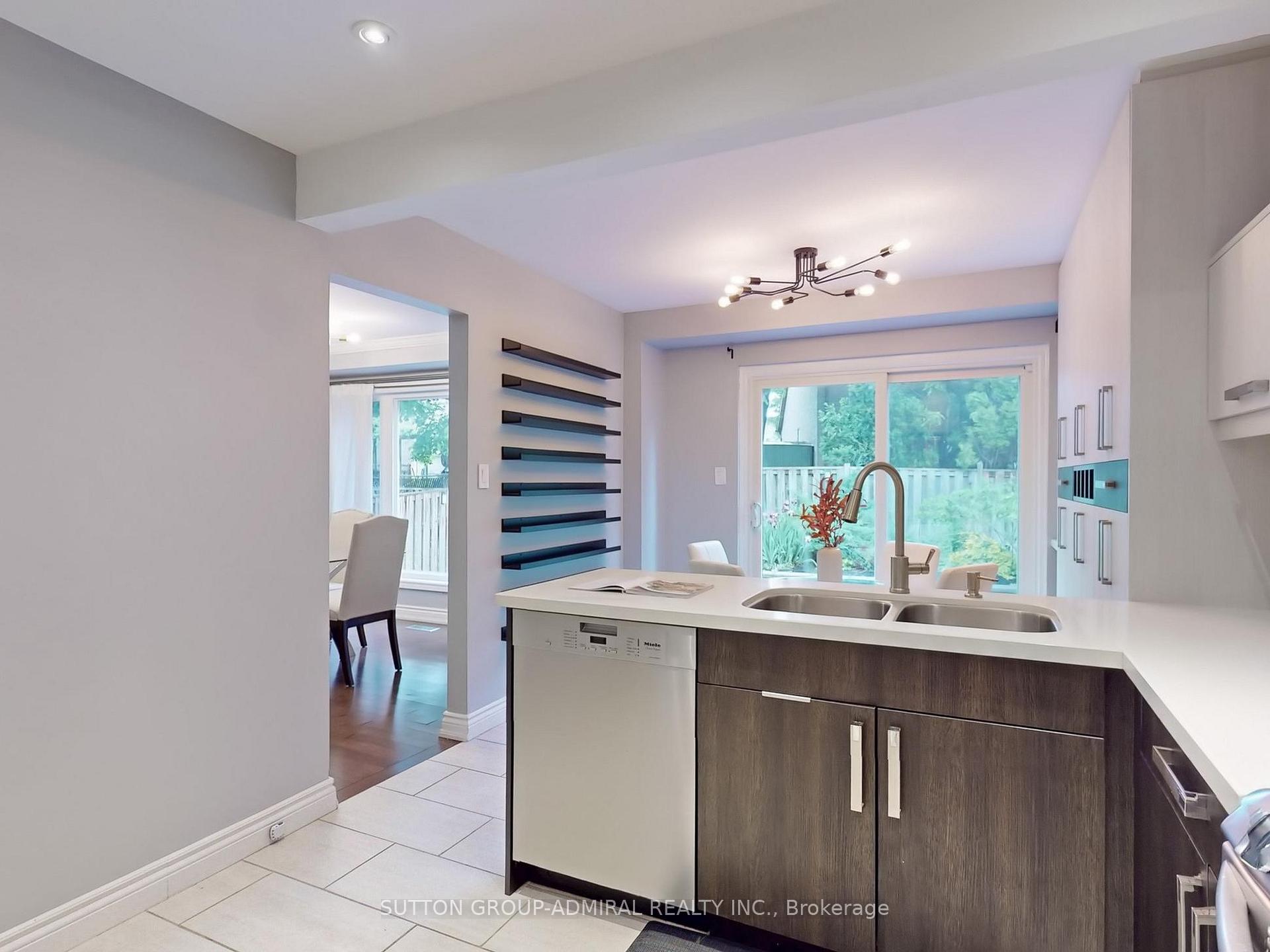 Photo 18 of 57 Peter Andrew Crescent, Vaughan, Brownridge — HOMEH