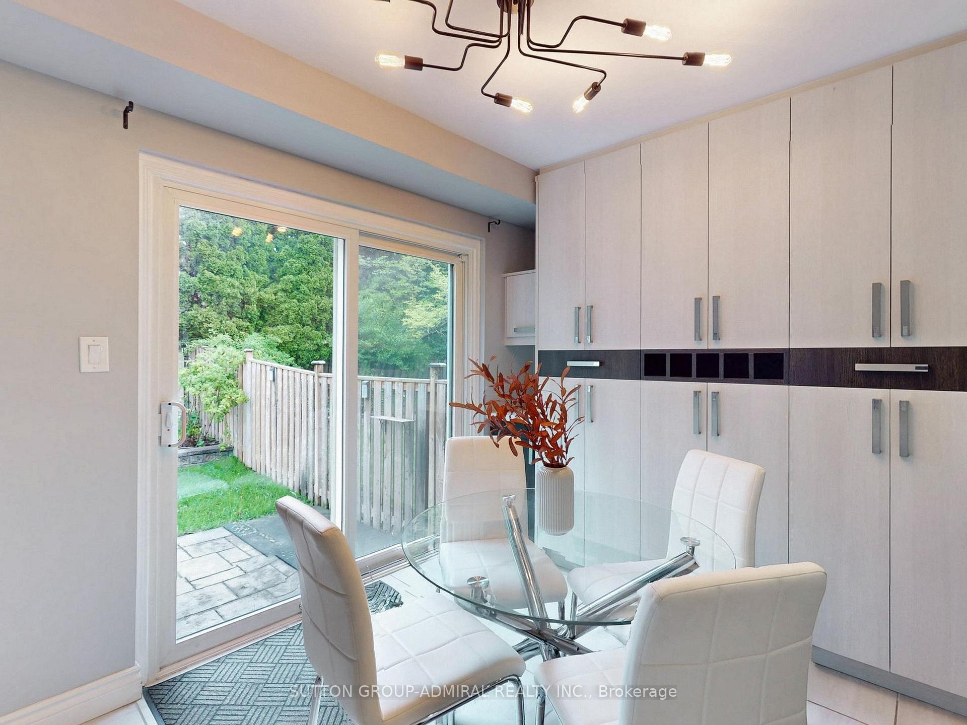 Photo 19 of 57 Peter Andrew Crescent, Vaughan, Brownridge — HOMEH