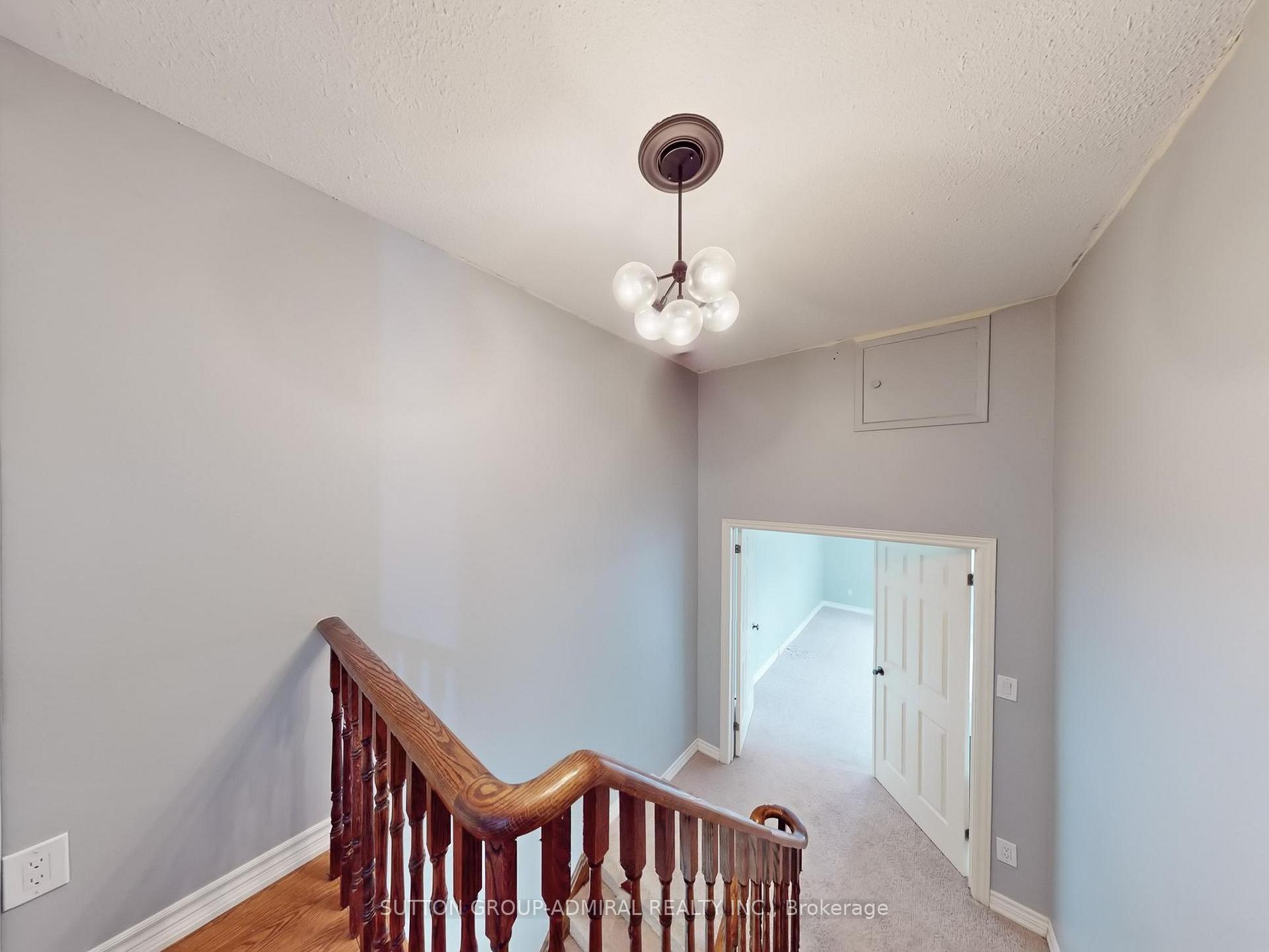 Photo 27 of 57 Peter Andrew Crescent, Vaughan, Brownridge — HOMEH