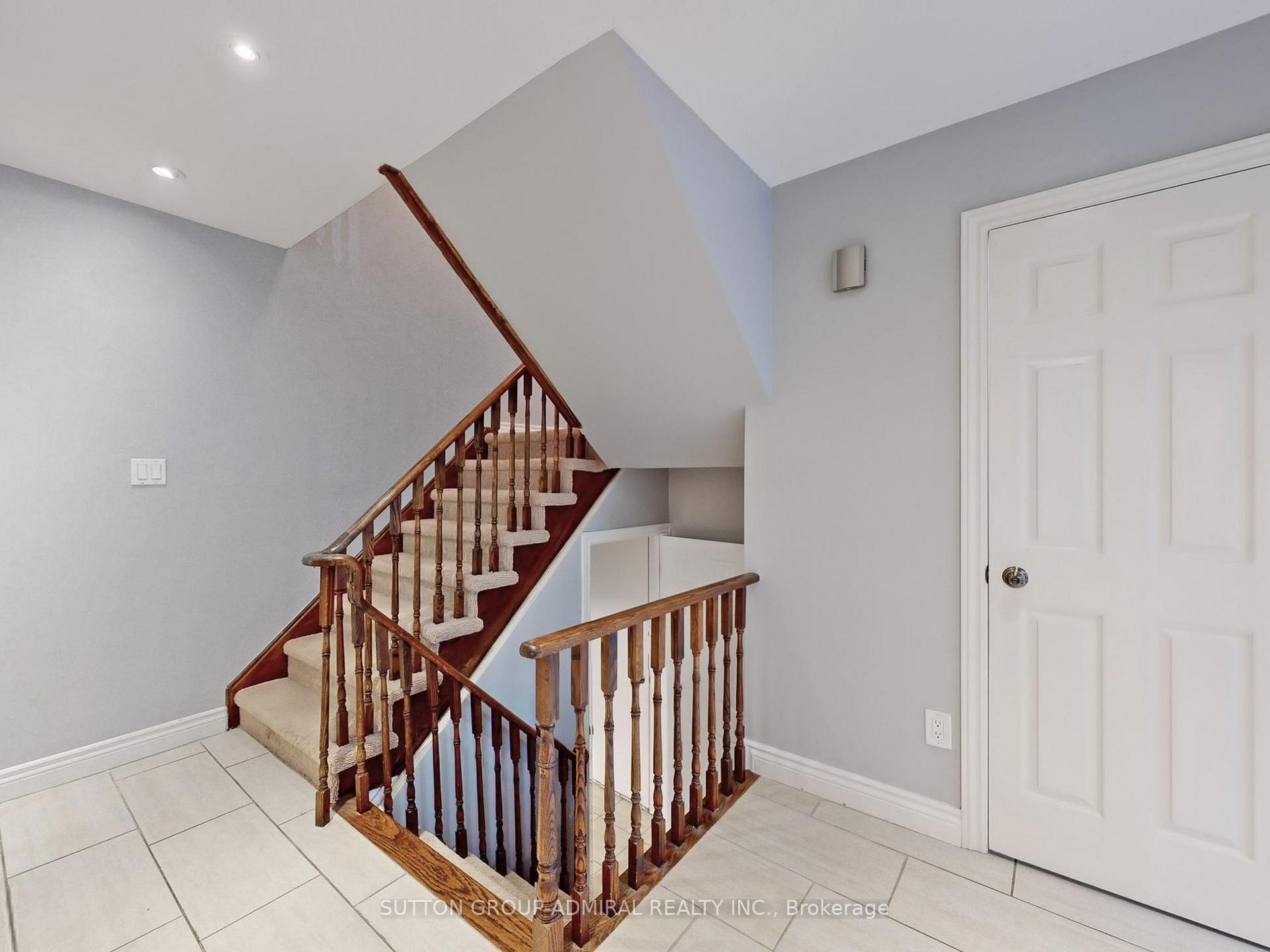 Photo 39 of 57 Peter Andrew Crescent, Vaughan, Brownridge — HOMEH