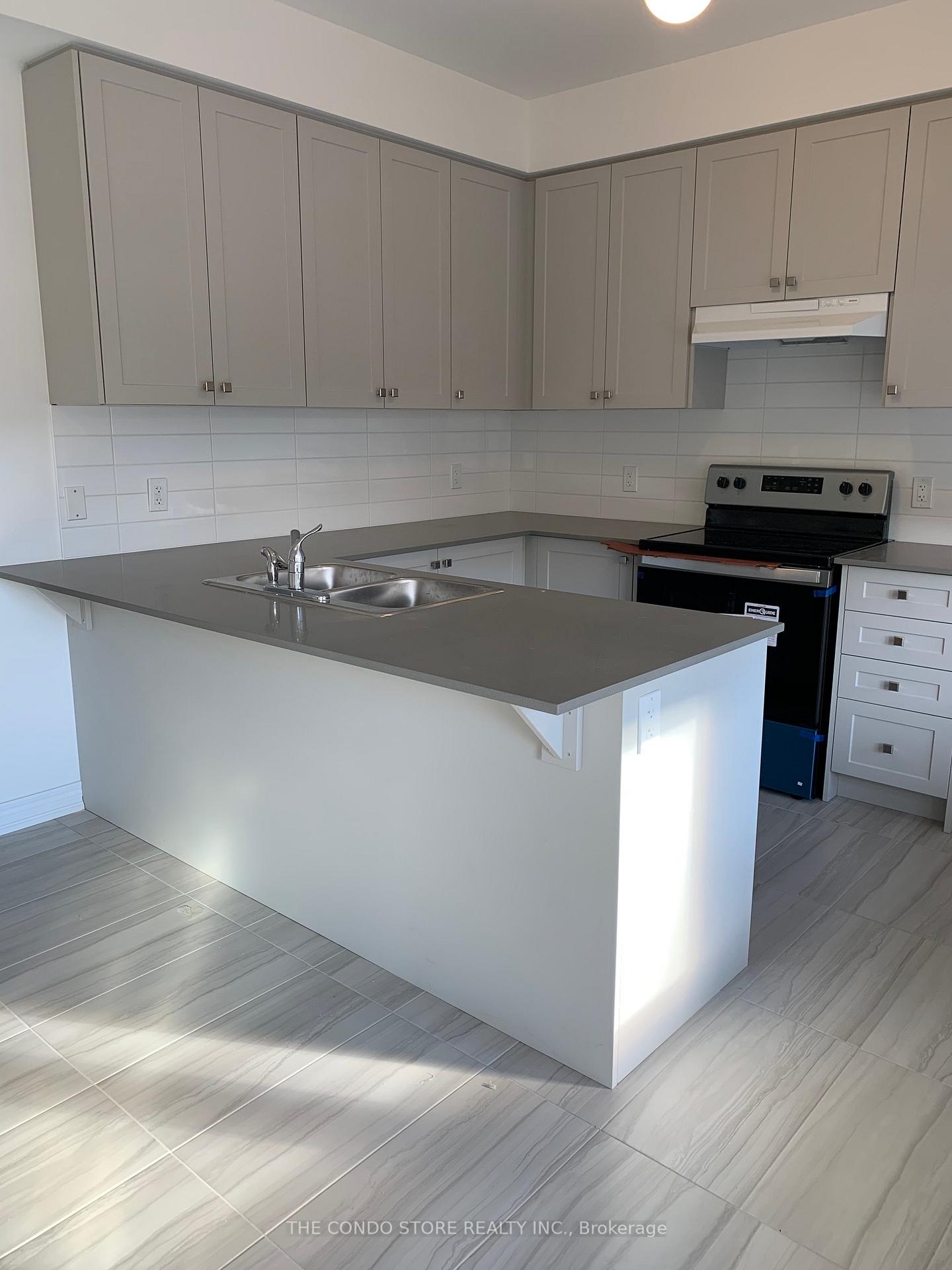Photo 4 of 34 Dockside Way, Whitby, Port Whitby — HOMEH