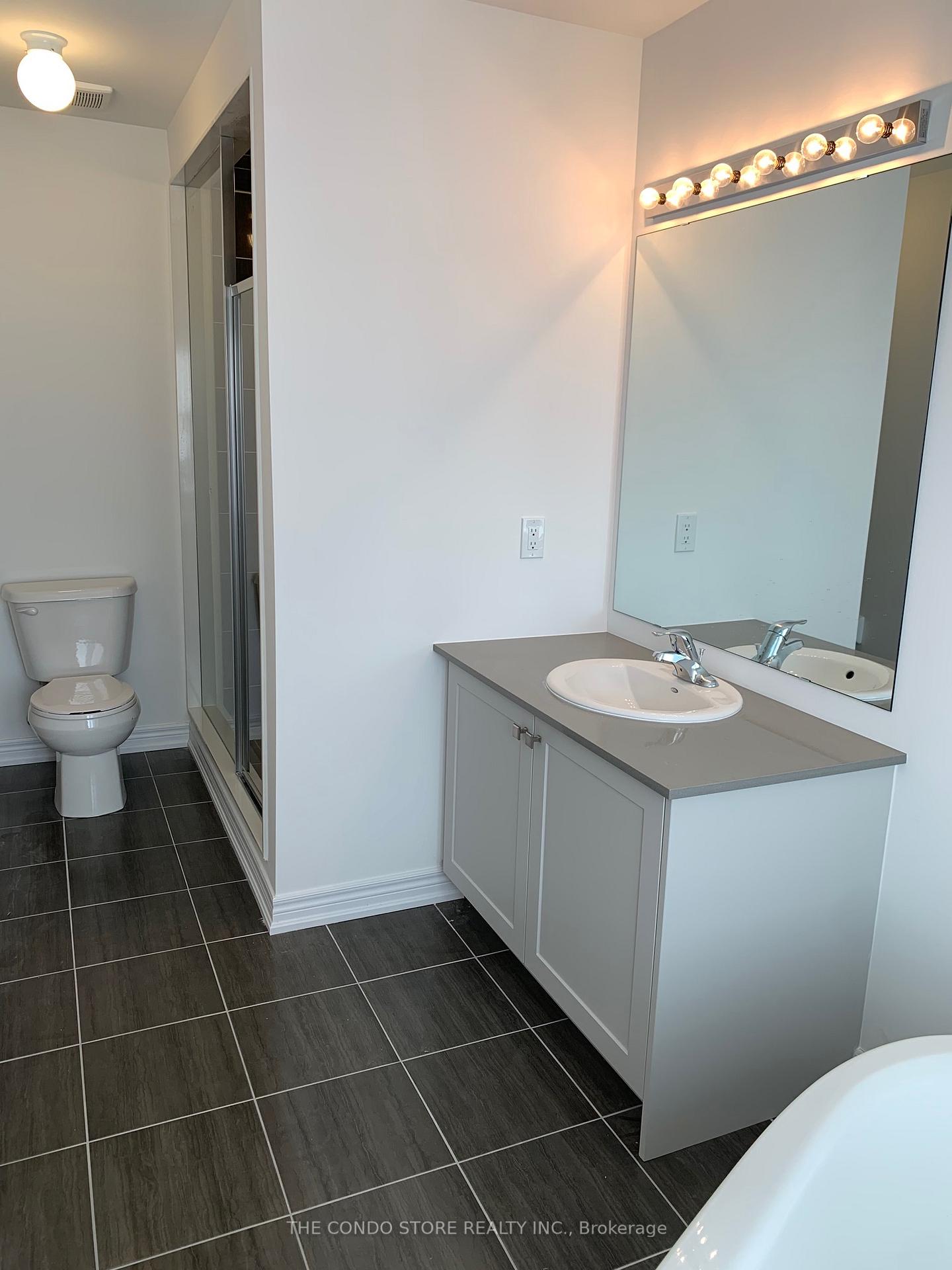 Photo 10 of 34 Dockside Way, Whitby, Port Whitby — HOMEH