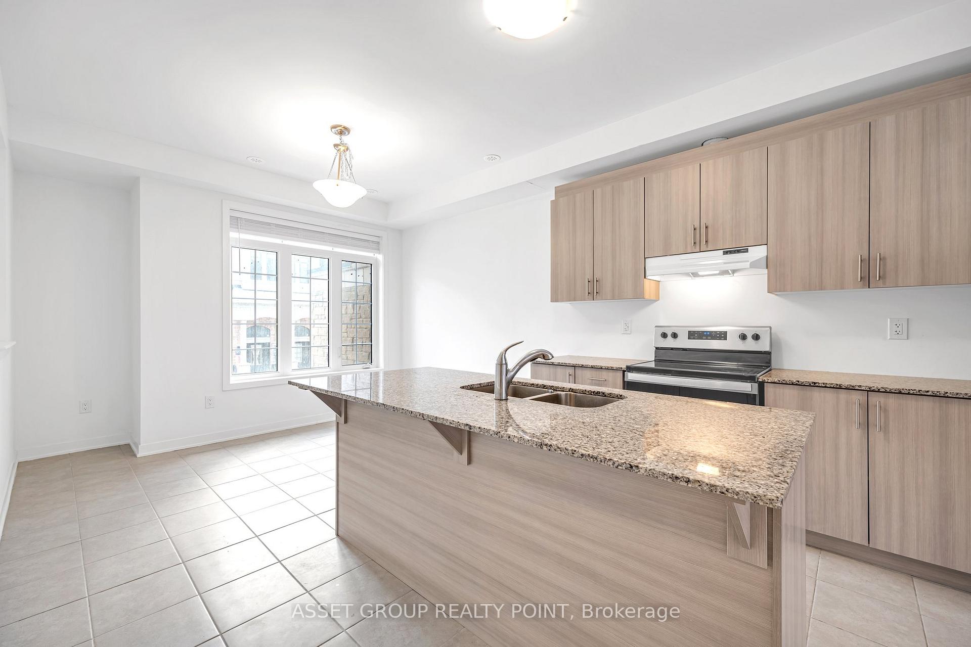 Photo 7 of 12 Calloway Way, Whitby, Downtown Whitby — HOMEH