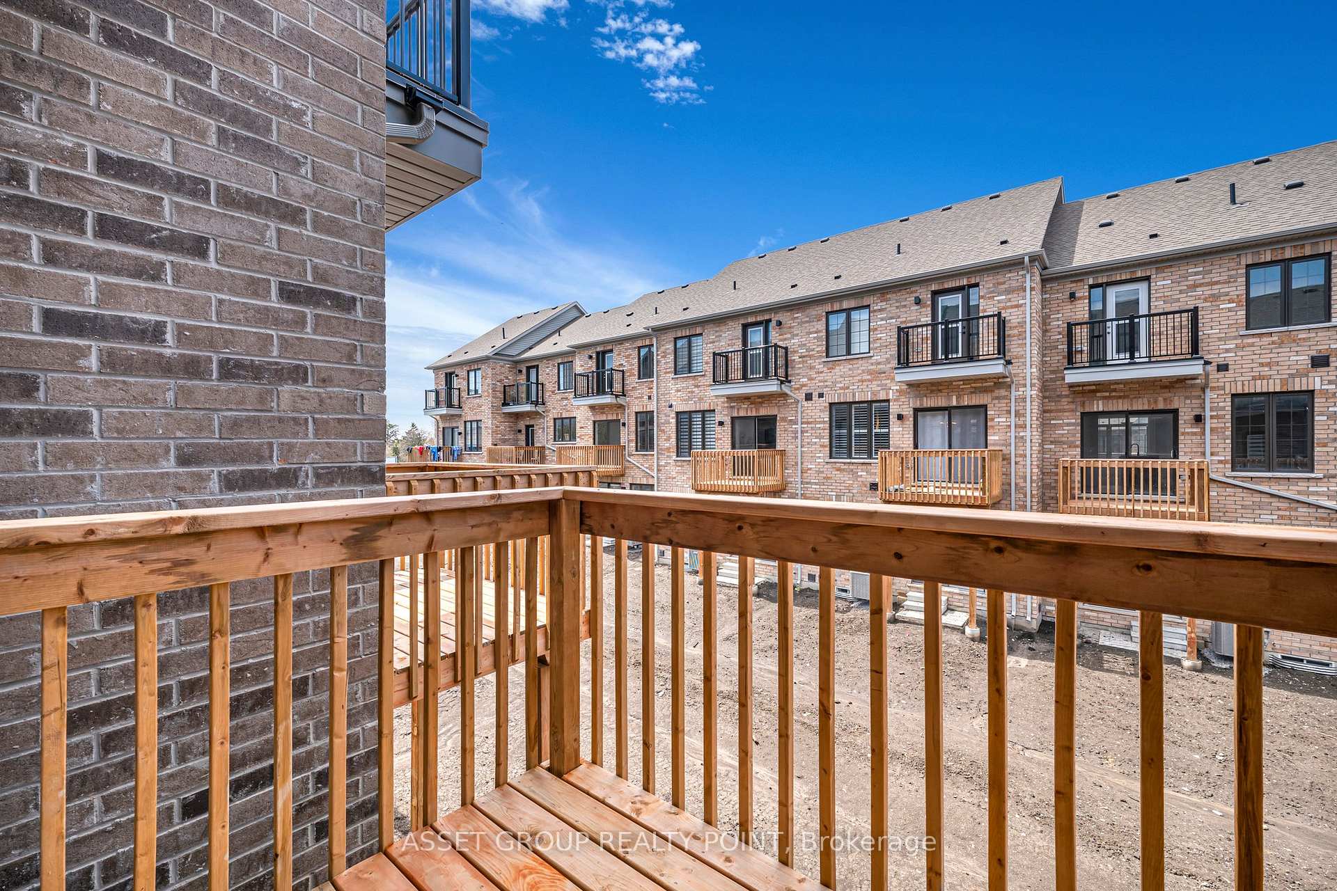 Photo 16 of 12 Calloway Way, Whitby, Downtown Whitby — HOMEH