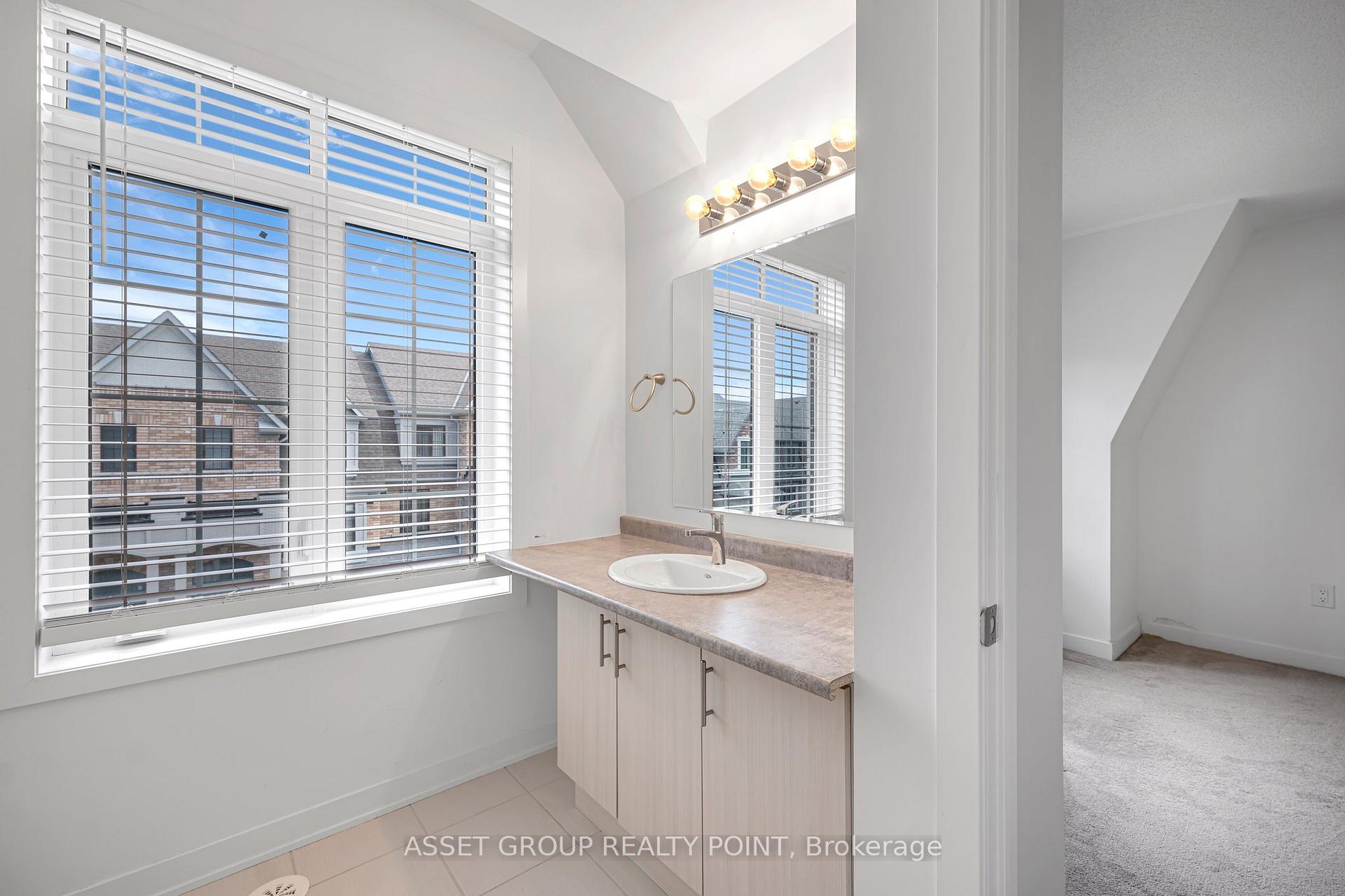 Photo 20 of 12 Calloway Way, Whitby, Downtown Whitby — HOMEH