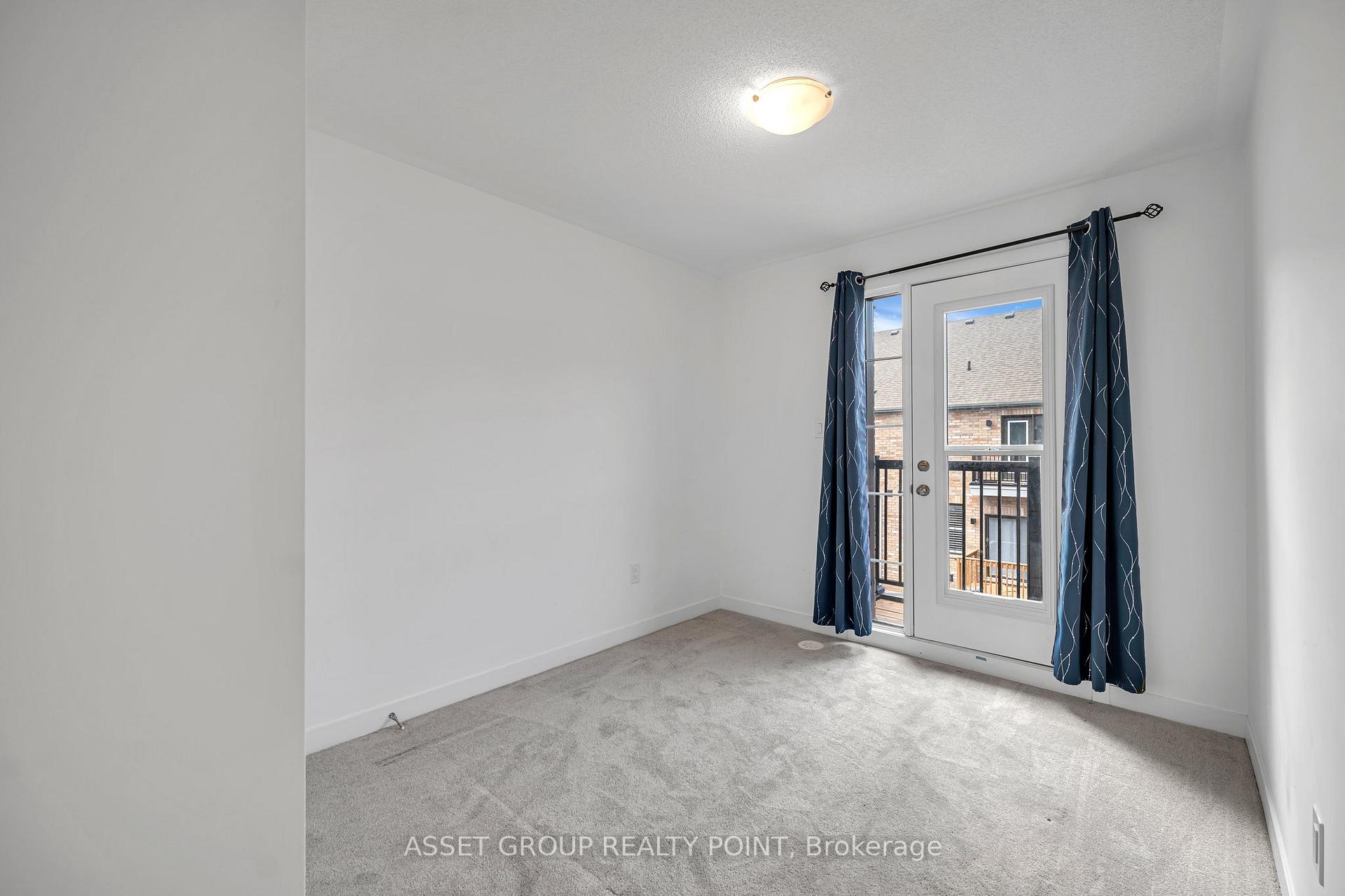 Photo 23 of 12 Calloway Way, Whitby, Downtown Whitby — HOMEH