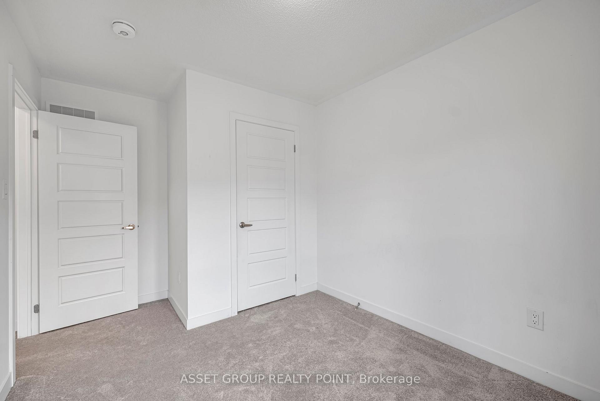 Photo 25 of 12 Calloway Way, Whitby, Downtown Whitby — HOMEH