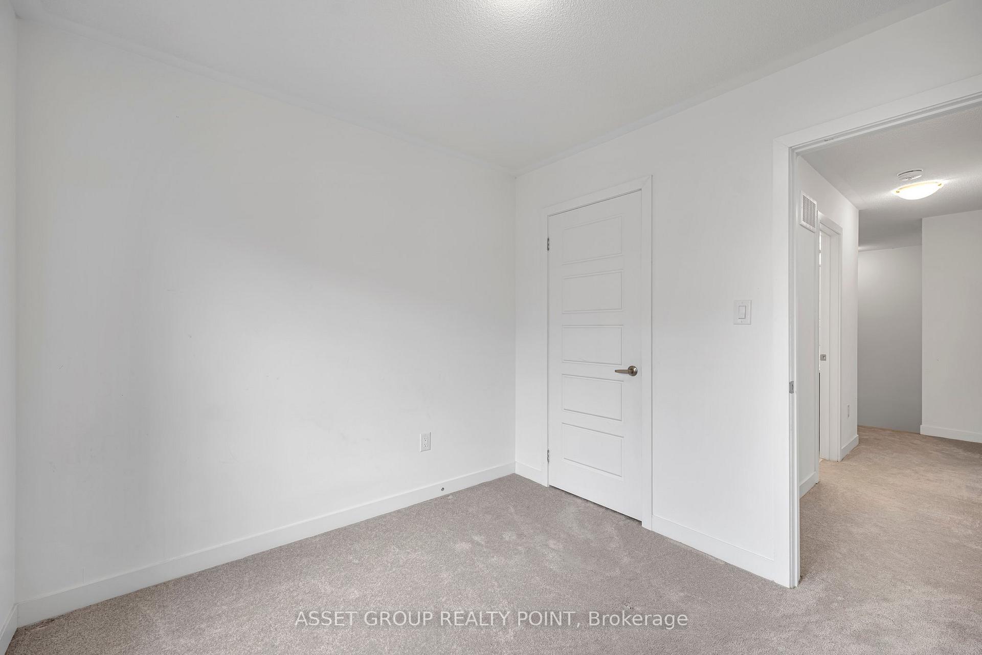 Photo 26 of 12 Calloway Way, Whitby, Downtown Whitby — HOMEH